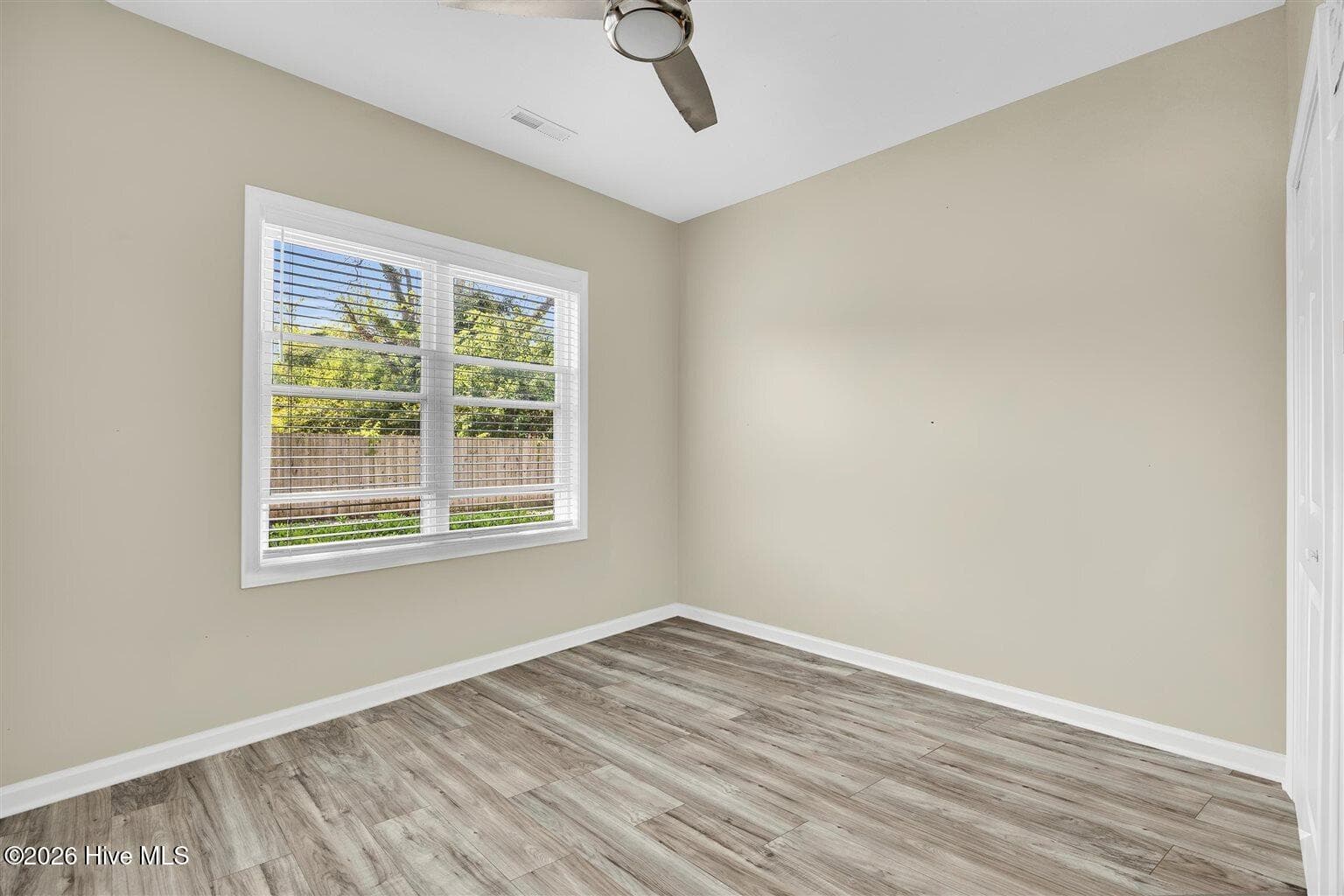 back unit bed 3 - 305 Macmillan Avenue N, Wilmington, NC 28403