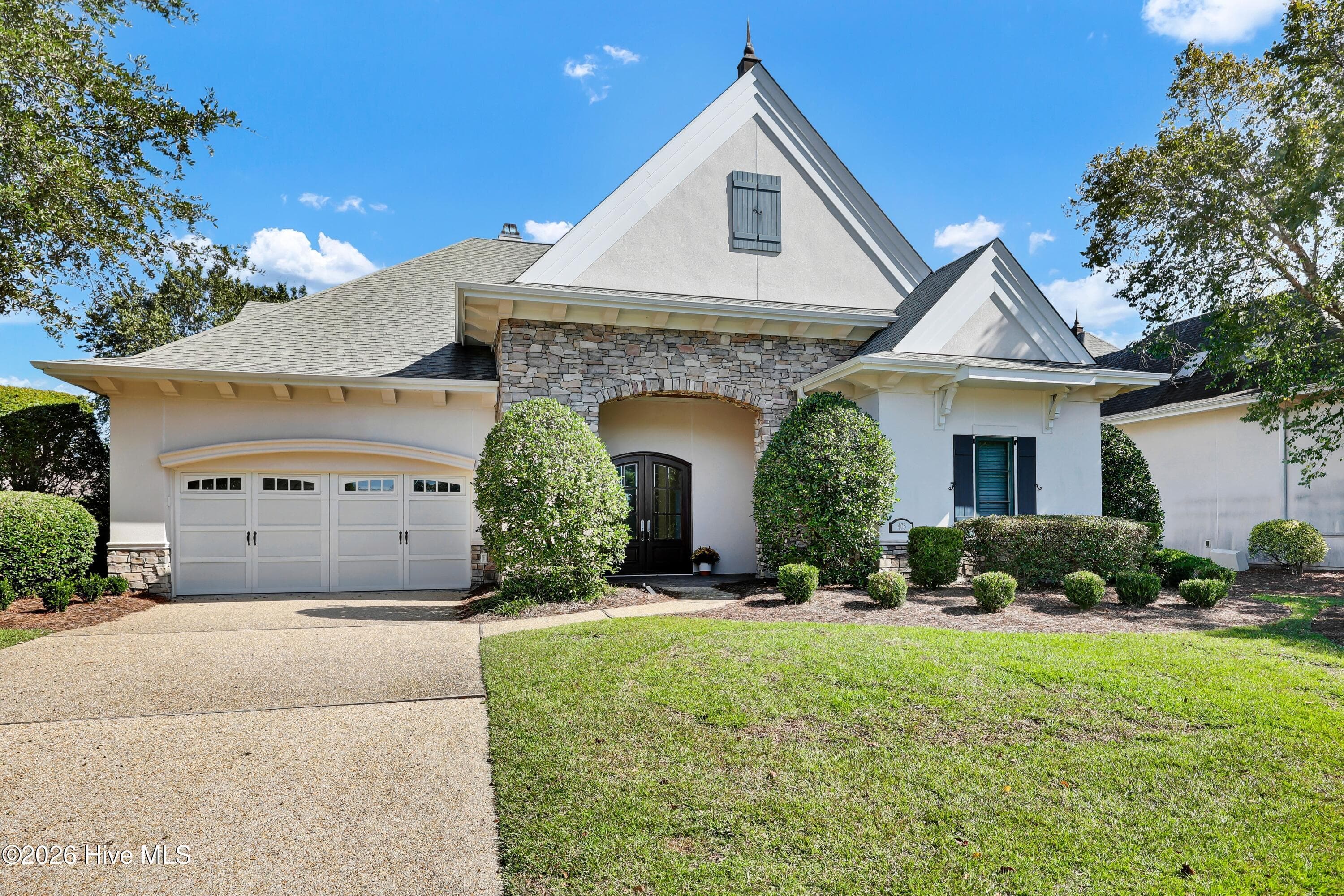 Single Family Residence at 405 Moss Tree Drive, Wilmington, NC 28405, photo 3 of 49