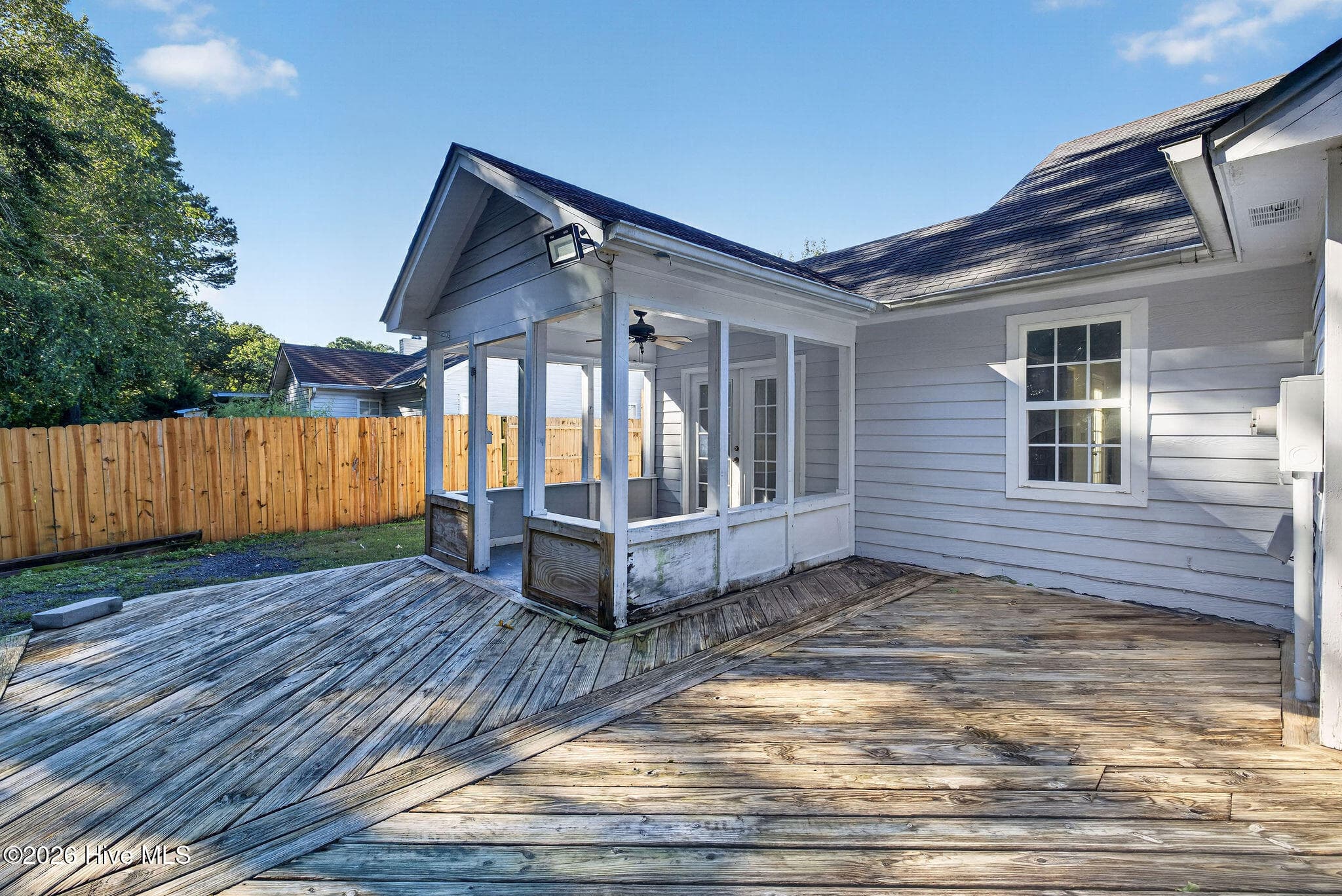 Single Family Residence at 609 Bay Blossom Drive, Wilmington, NC 28411, photo 13 of 38