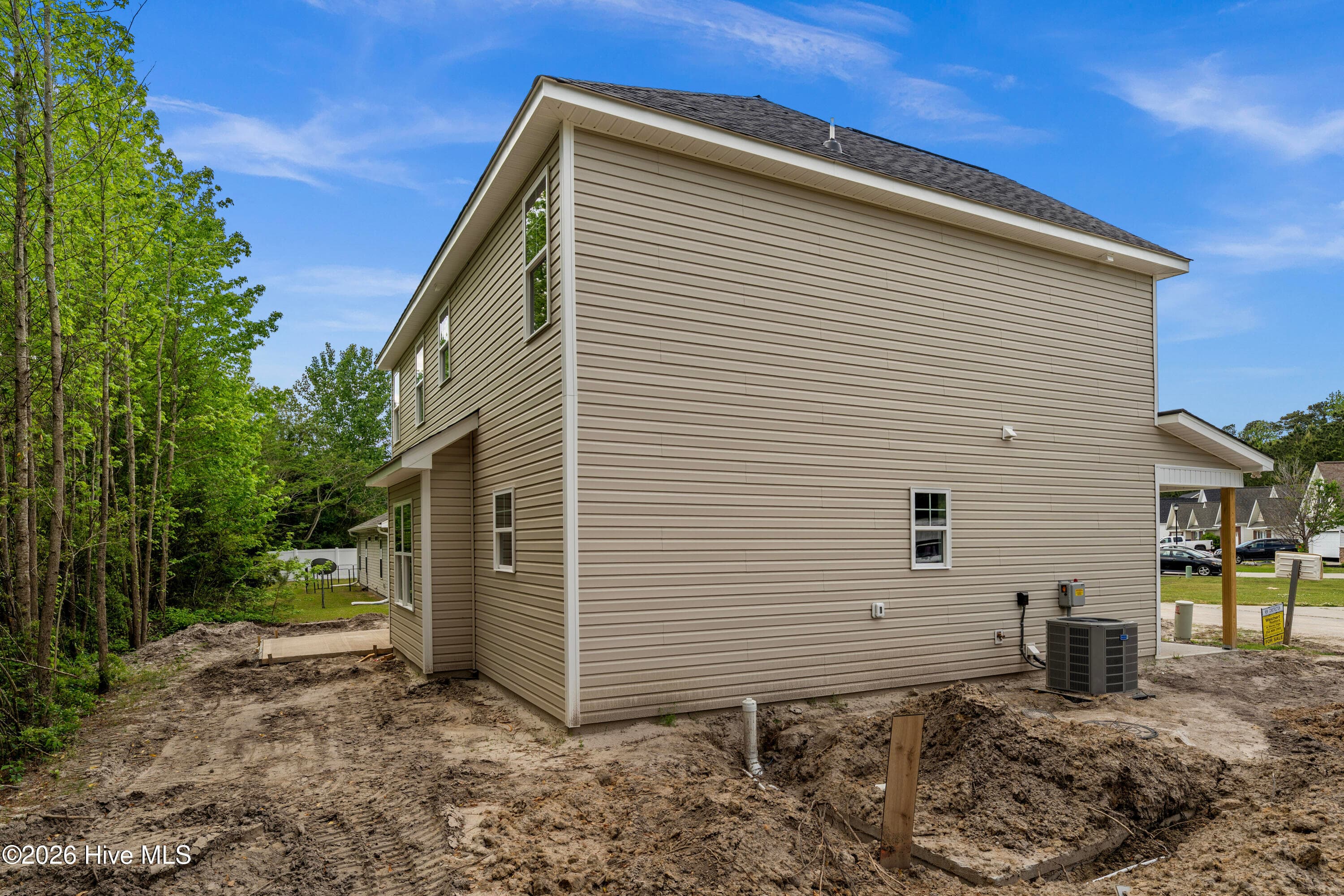 Single Family Residence at 400 Stone Hawk Lane, New Bern, NC 28560, photo 13 of 110