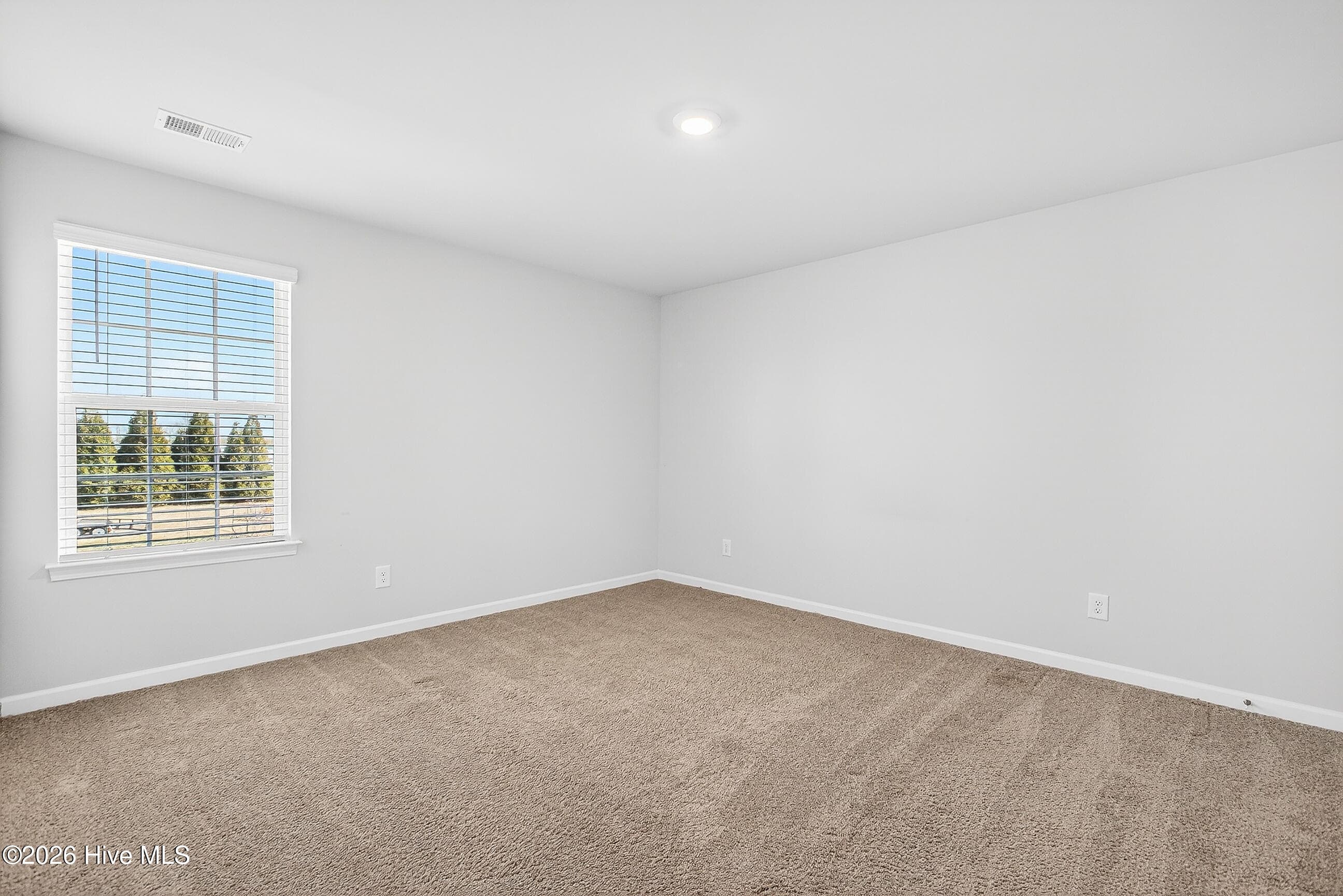 Single Family Residence at 524 Dakota Avenue, New Bern, NC 28560, photo 3 of 3