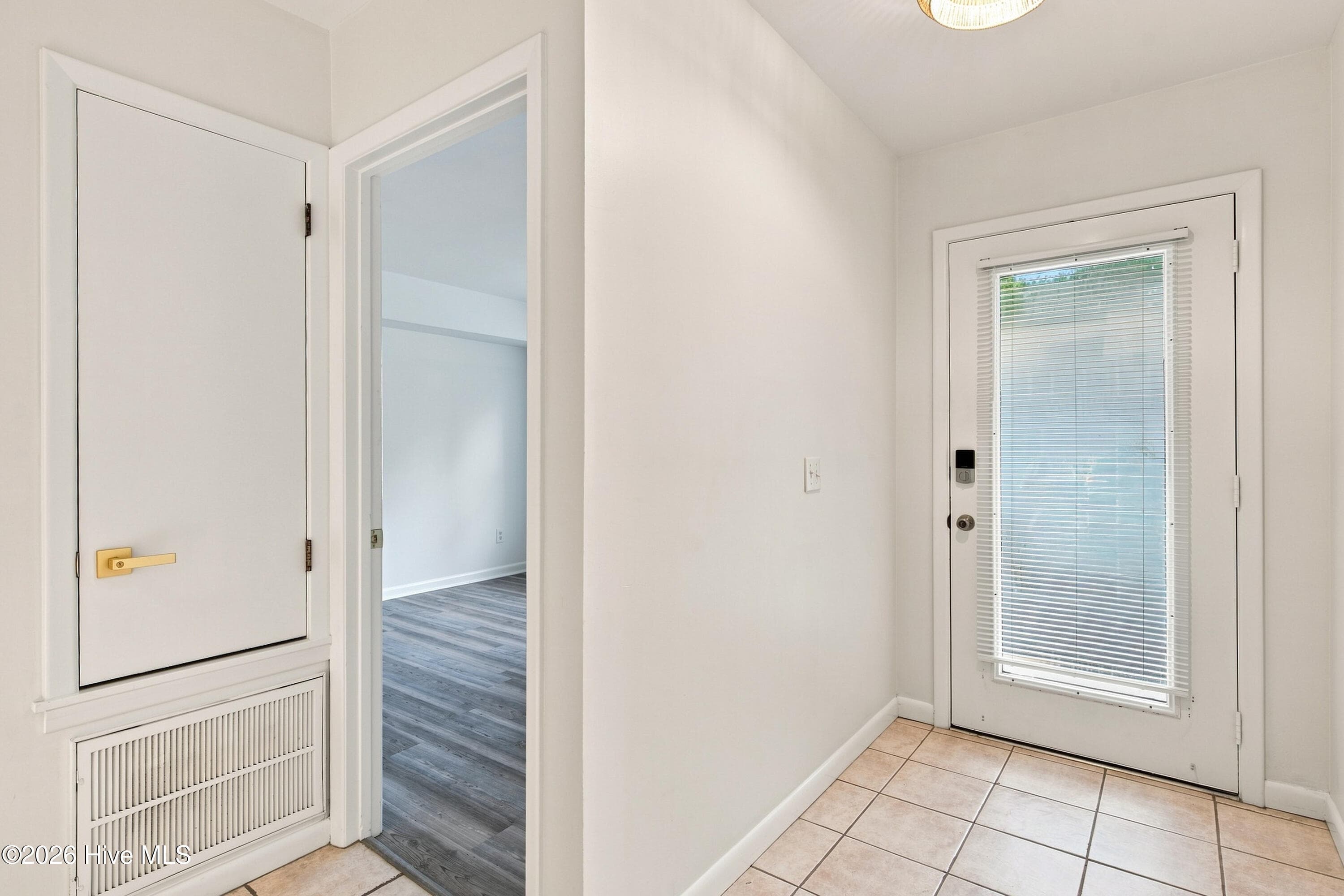 Townhouse at 1800 Eastwood Road Apt 253, Wilmington, NC 28403, photo 5 of 43