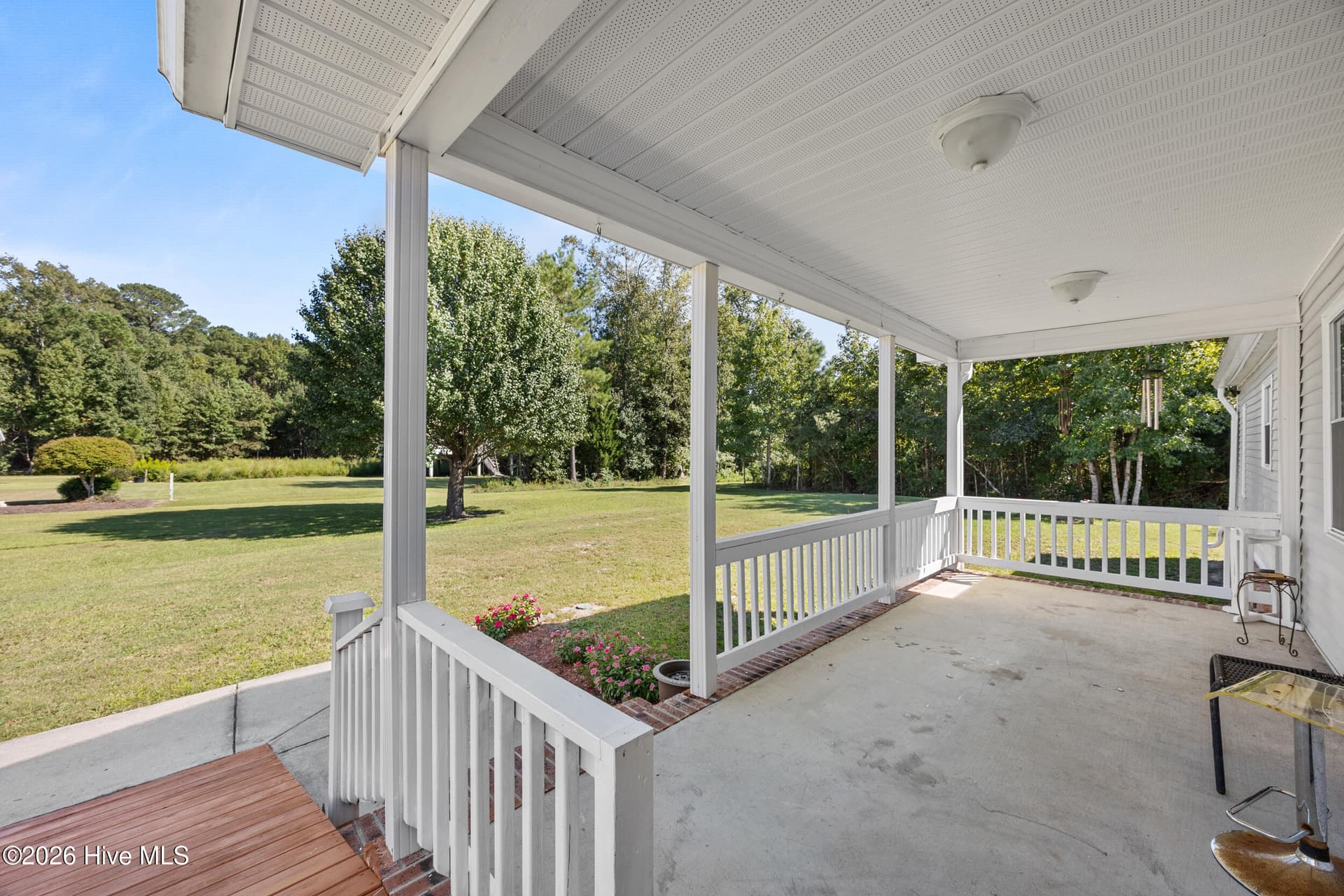 Manufactured Home at 195 Calabash Road NW, Calabash, NC 28467, photo 5 of 37