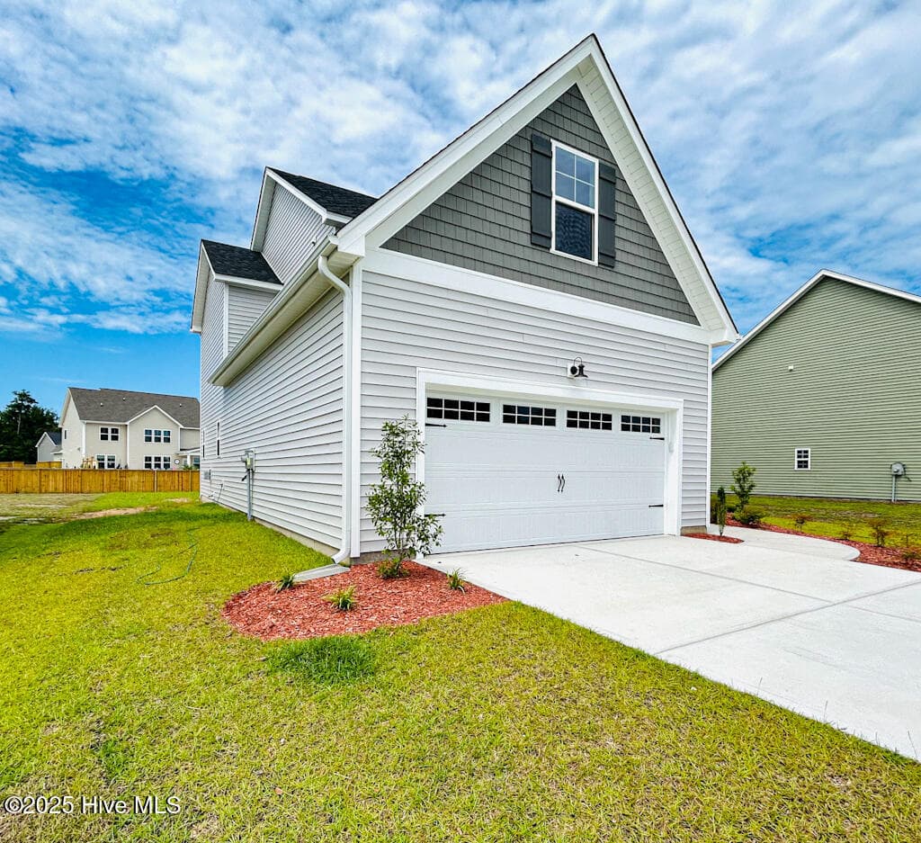 Single Family Residence at 504 Yellow Birch Way, Hubert, NC 28539, photo 9 of 90