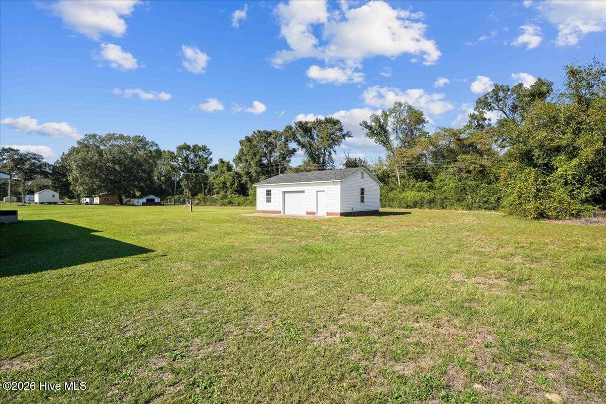 Single Family Residence at 606 Darden Drive, Kinston, NC 28504, photo 11 of 33