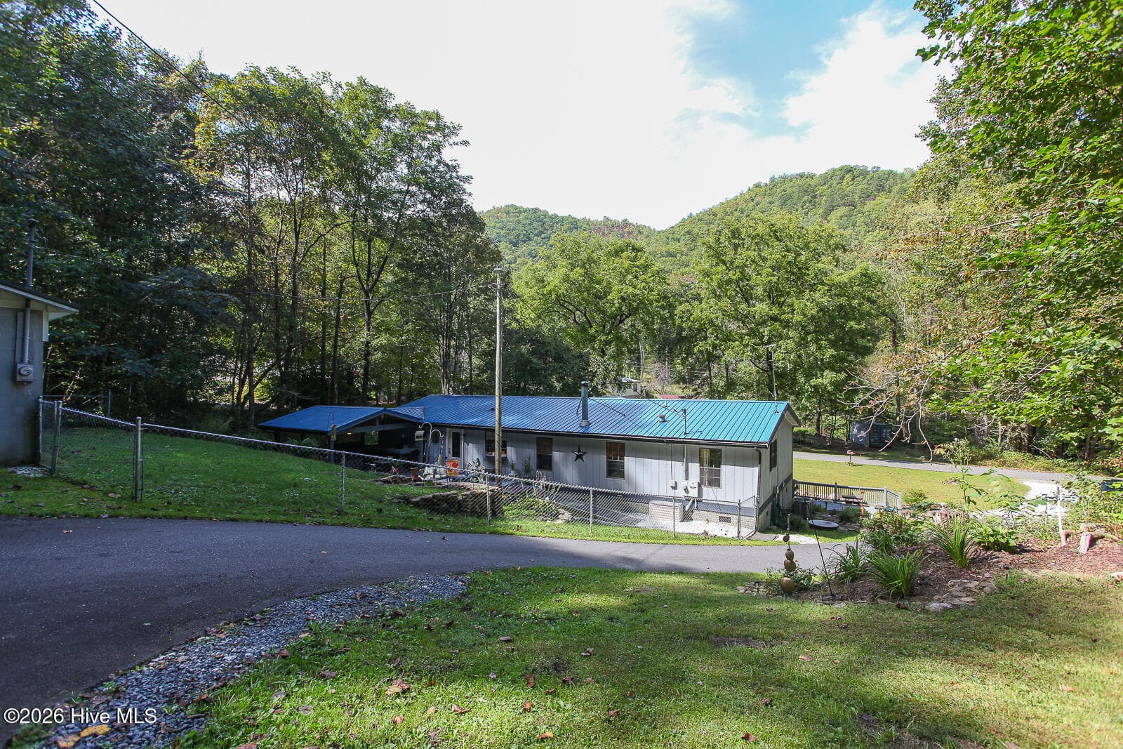Manufactured Home at 447 Anderson Creek, Robbinsville, NC 28771, photo 56 of 98
