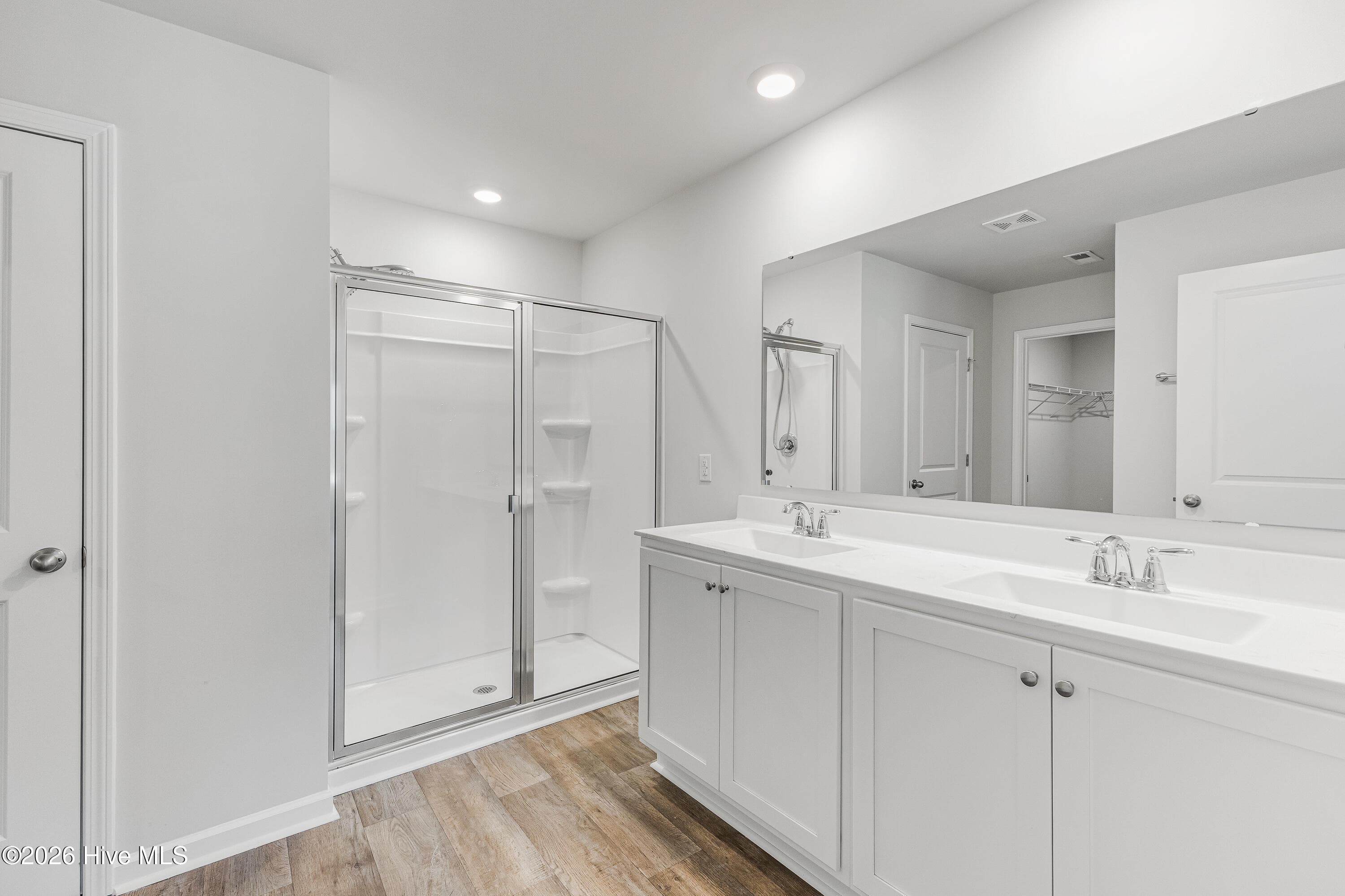 Step in shower and dual vanity - 1774 Culdees Lane SE, Bolivia, NC 28422