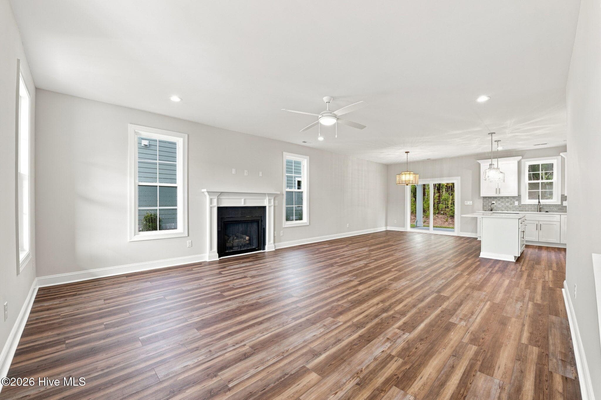 Single Family Residence at 2010 Brighton Drive, New Bern, NC 28562, photo 10 of 29