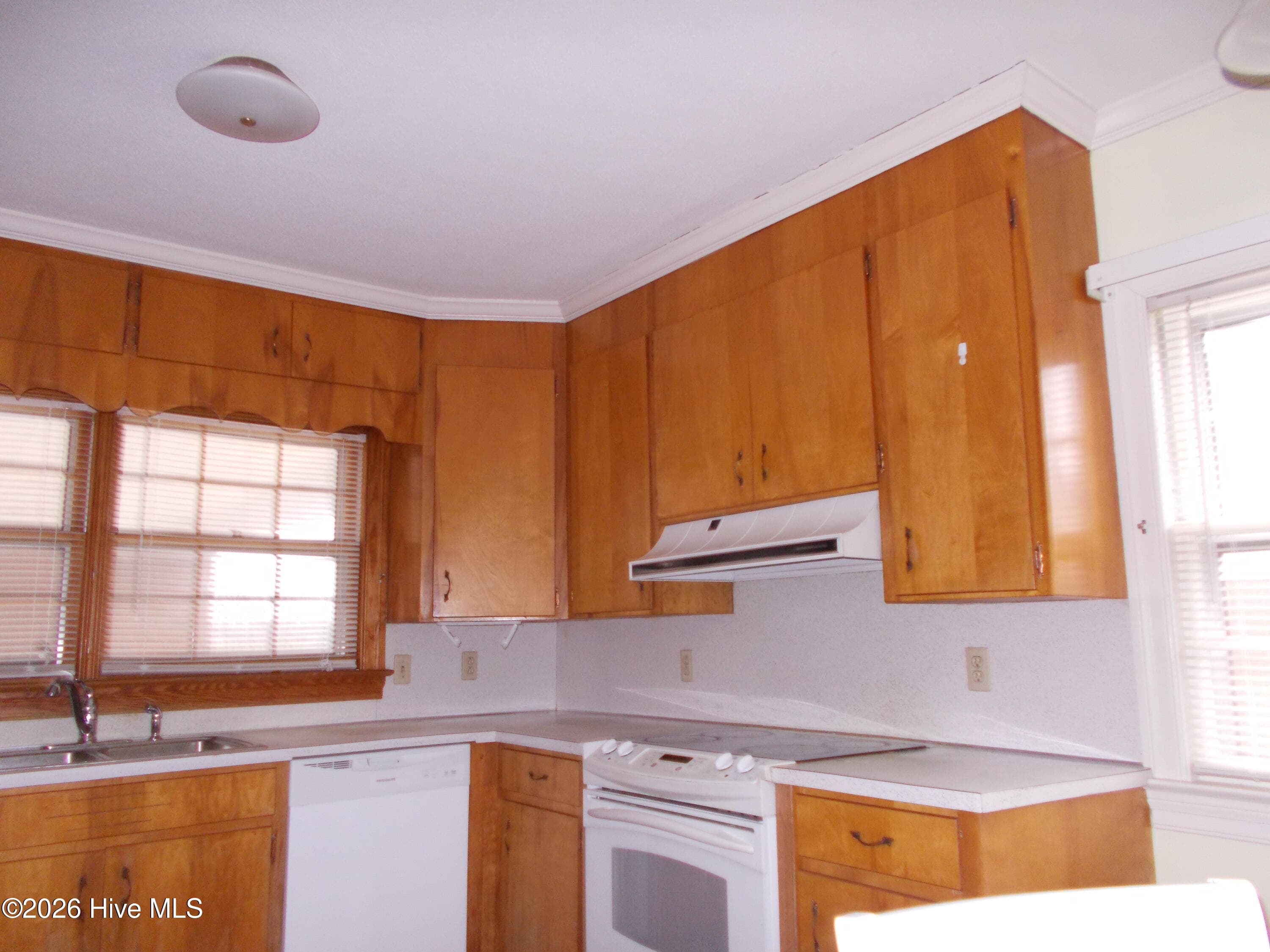 Single Family Residence at 1606 Hardee Road, Kinston, NC 28504, photo 5 of 16