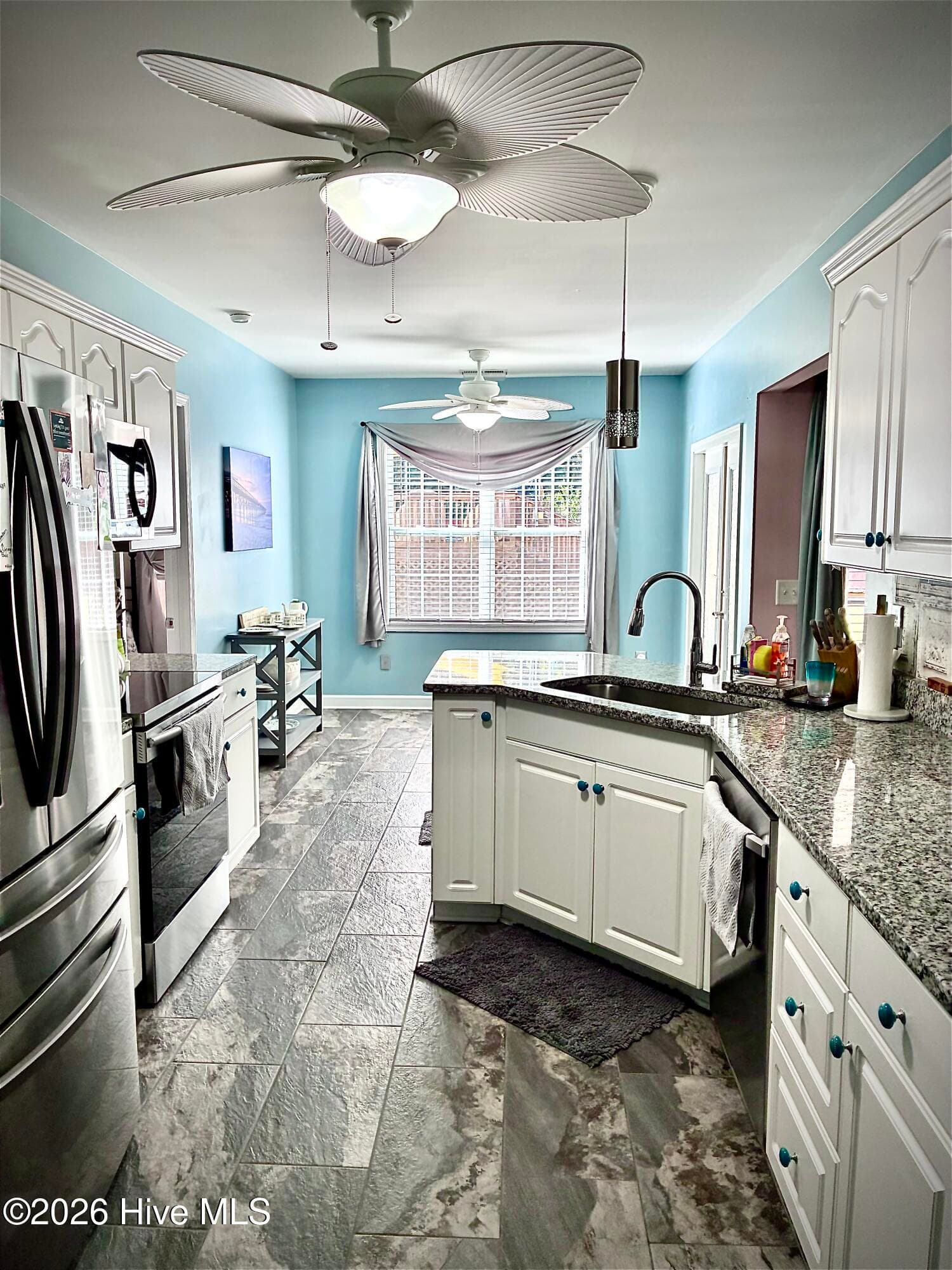 Single Family Residence at 408 N Belvedere Drive, Hampstead, NC 28443, photo 10 of 32