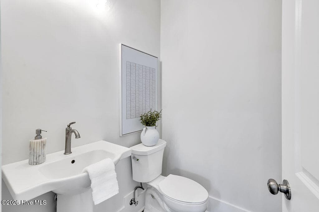 Downstairs Powder Room - 5202 Moonshell Loop, Wilmington, NC 28412