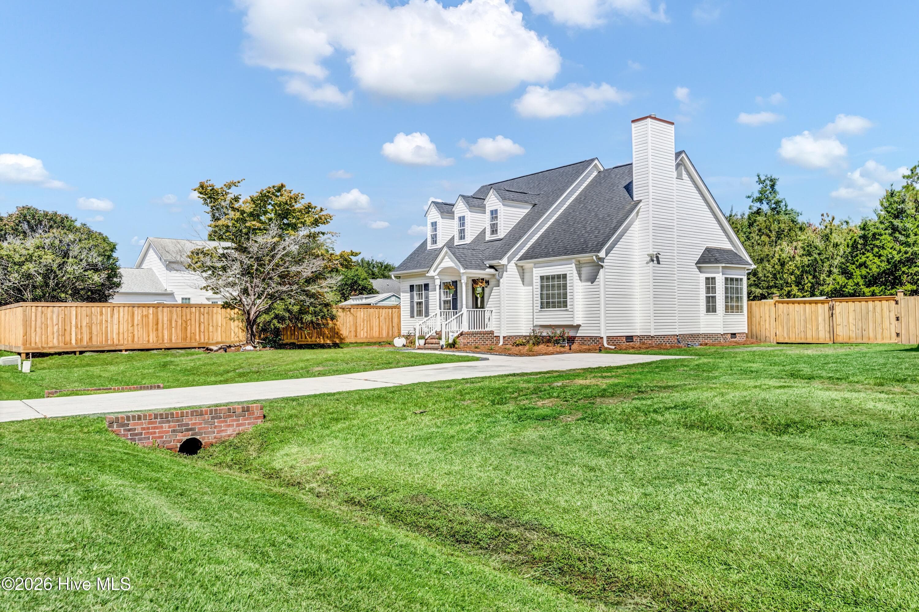 Single Family Residence at 507 Commons Way, Wilmington, NC 28409, photo 3 of 51