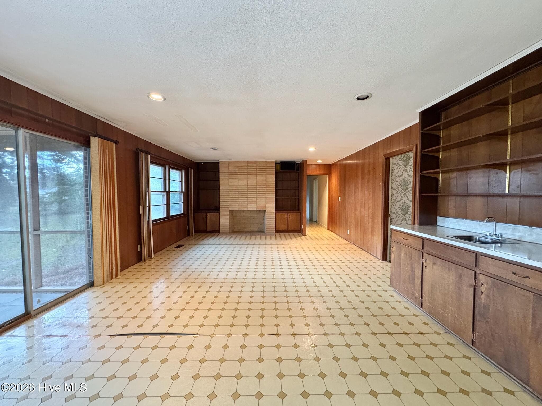 Single Family Residence at 2206 Second Avenue, Elizabethtown, NC 28337, photo 17 of 44
