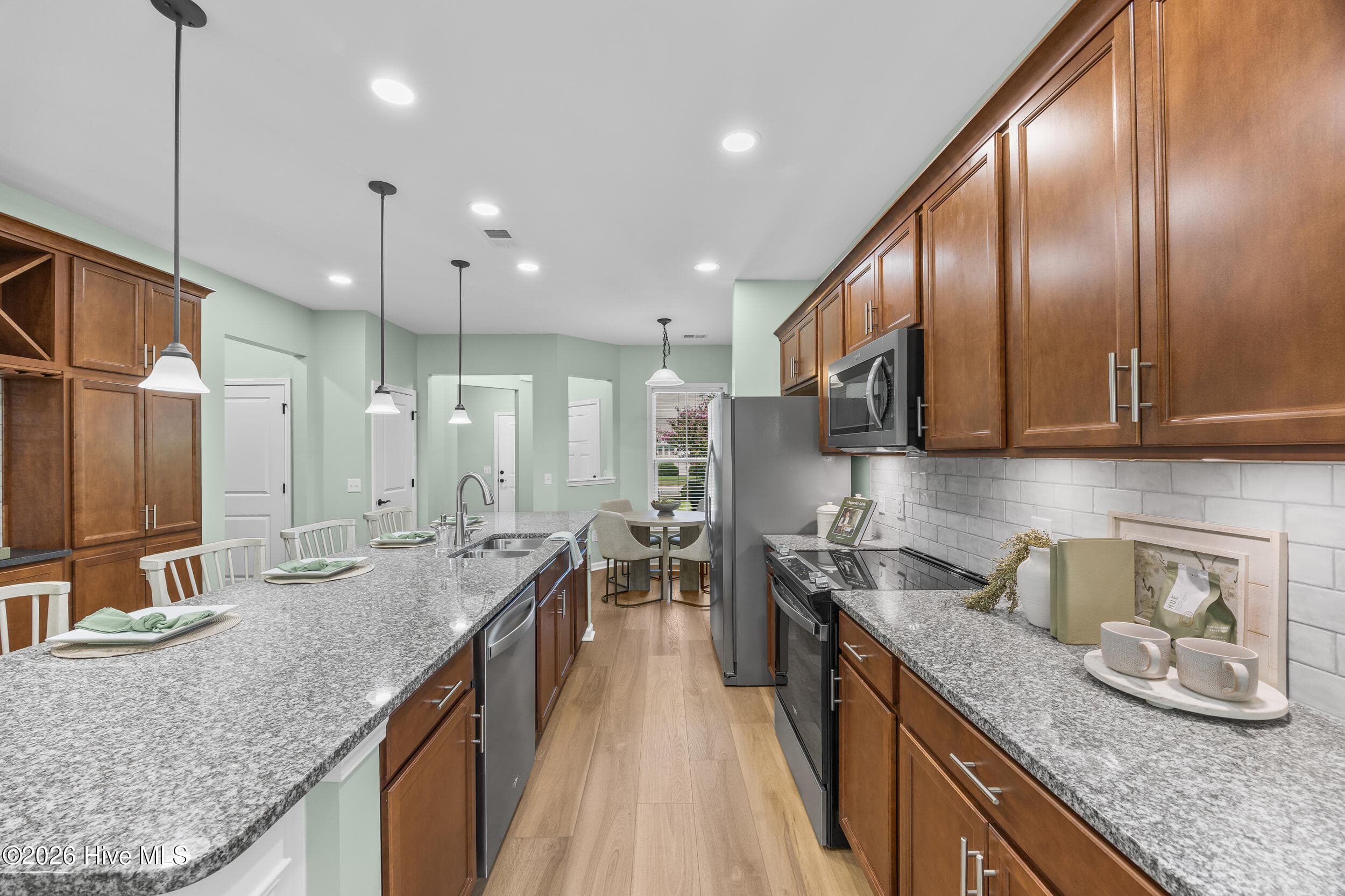 Single Family Residence at 3708 Old Sand Mine Drive, Wilmington, NC 28412, photo 8 of 43