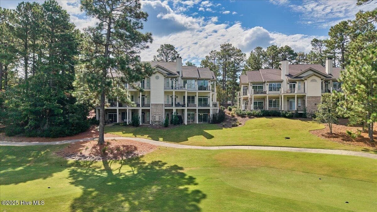 Bypass the waitlist for Pinehurst Country Club Membership! Transferrable PCC Membership allows new owner 50% off Initiation. (transfer within 60 days, upon approval of membership). - 240 Cochrane Castle Circle Apt E, Pinehurst, NC 28374