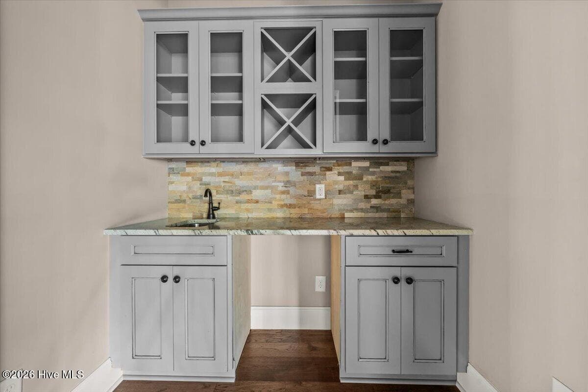 wet bar - 102 Gilbert Court, Pinehurst, NC 28374