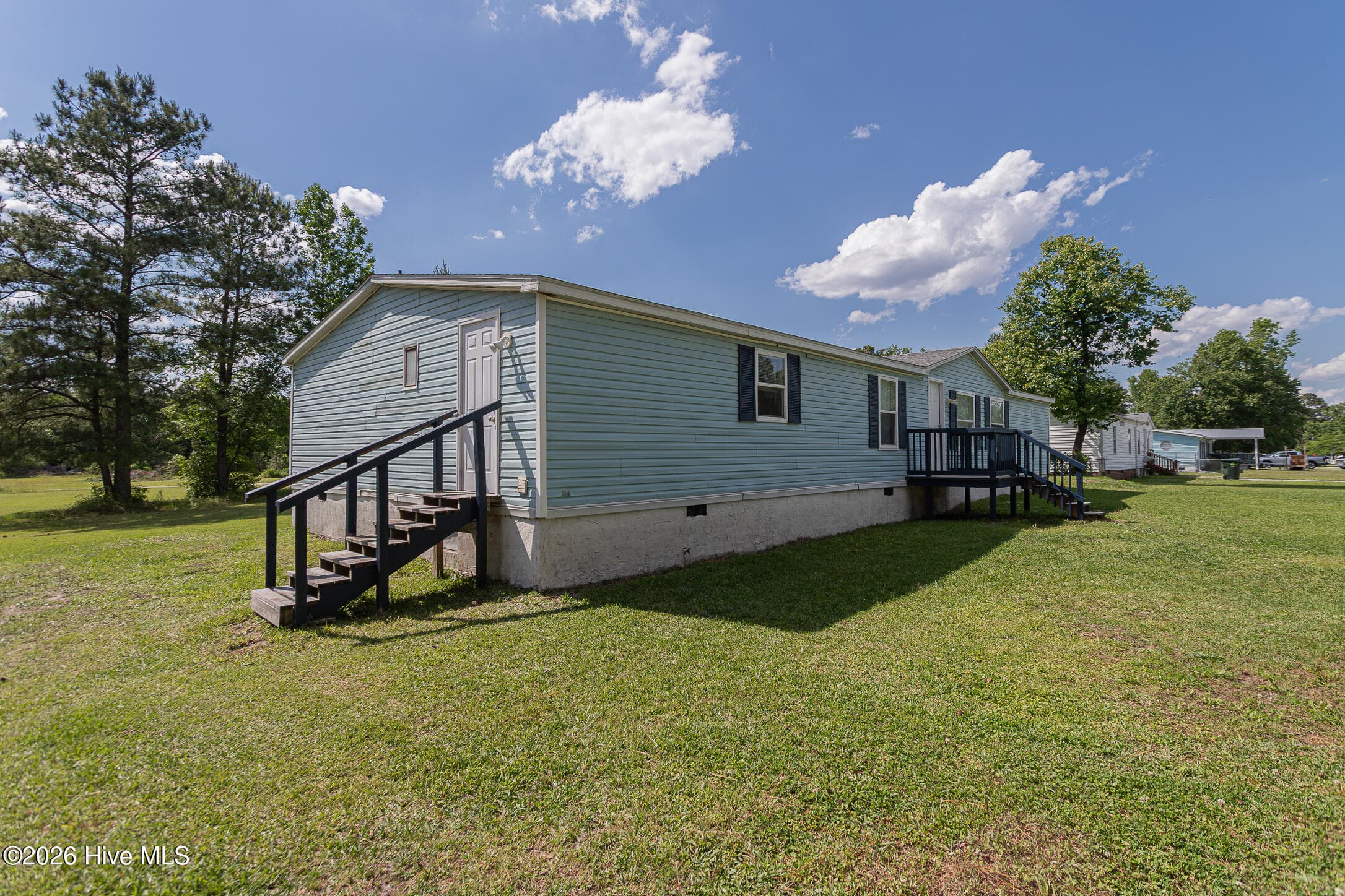 Manufactured Home at 122 Woodbrook Drive, Midway Park, NC 28544, photo 5 of 47