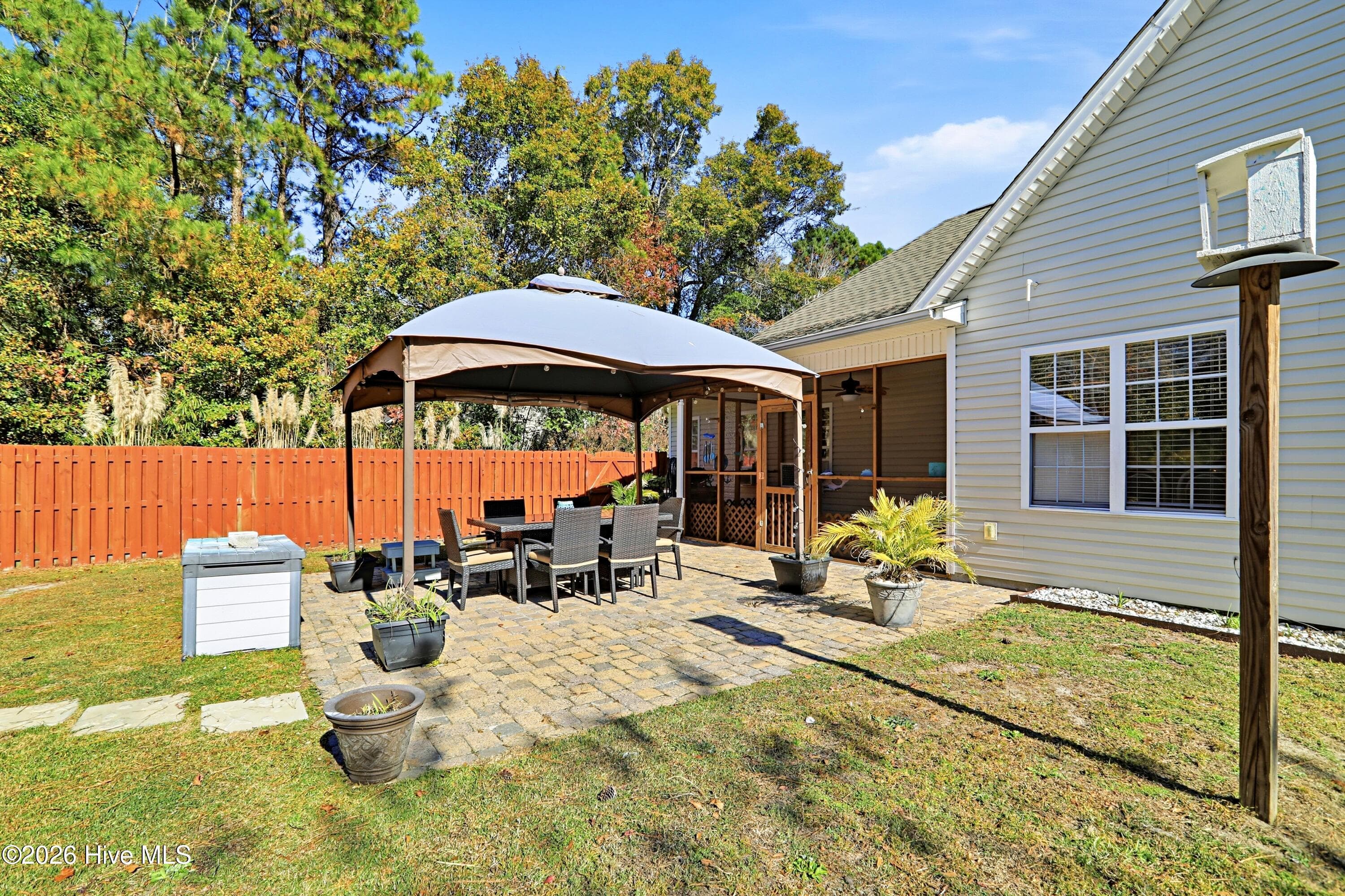 Single Family Residence at 408 N Belvedere Drive, Hampstead, NC 28443, photo 20 of 29