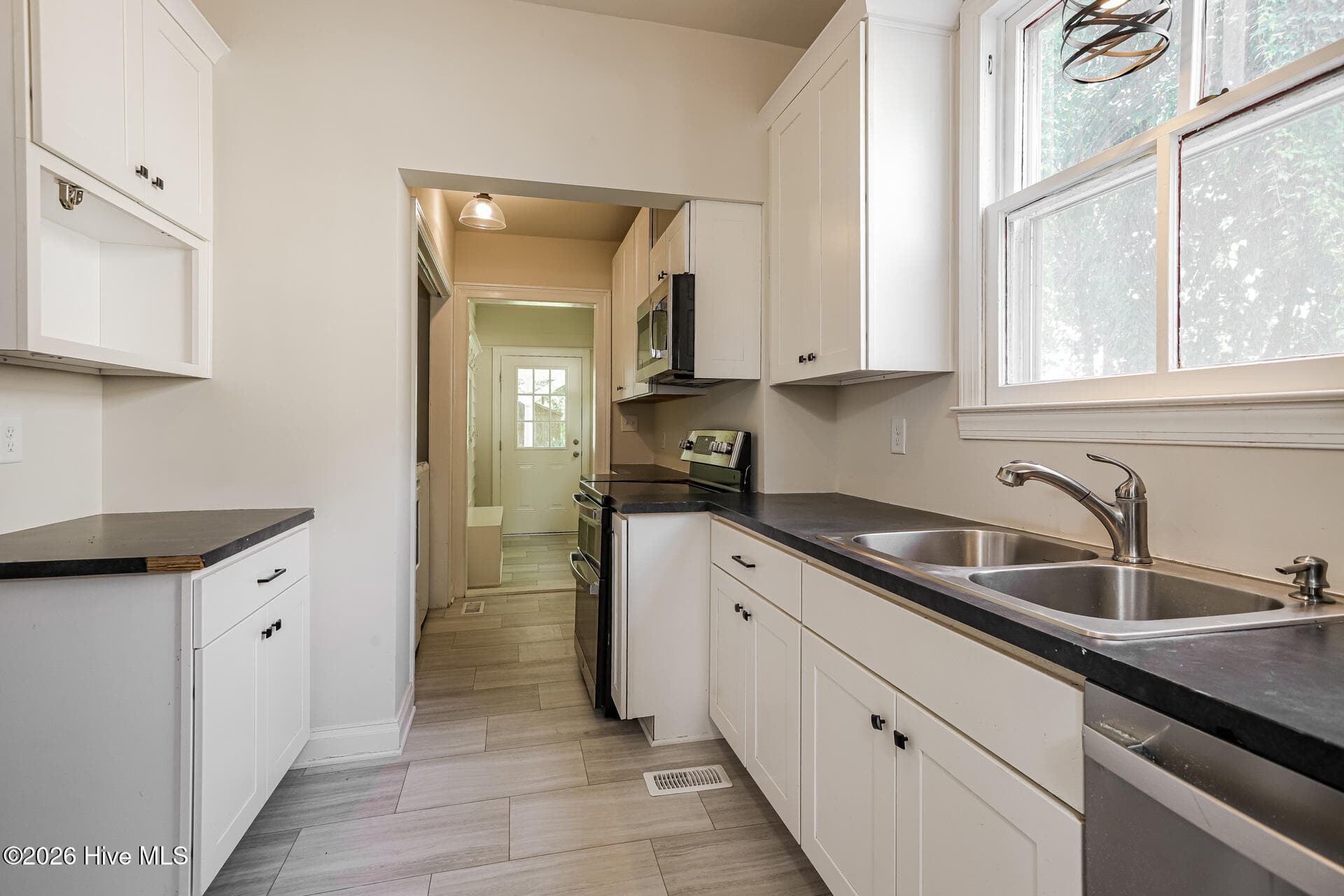 Single Family Residence at 319 E Main Street, Washington, NC 27889, photo 3 of 54