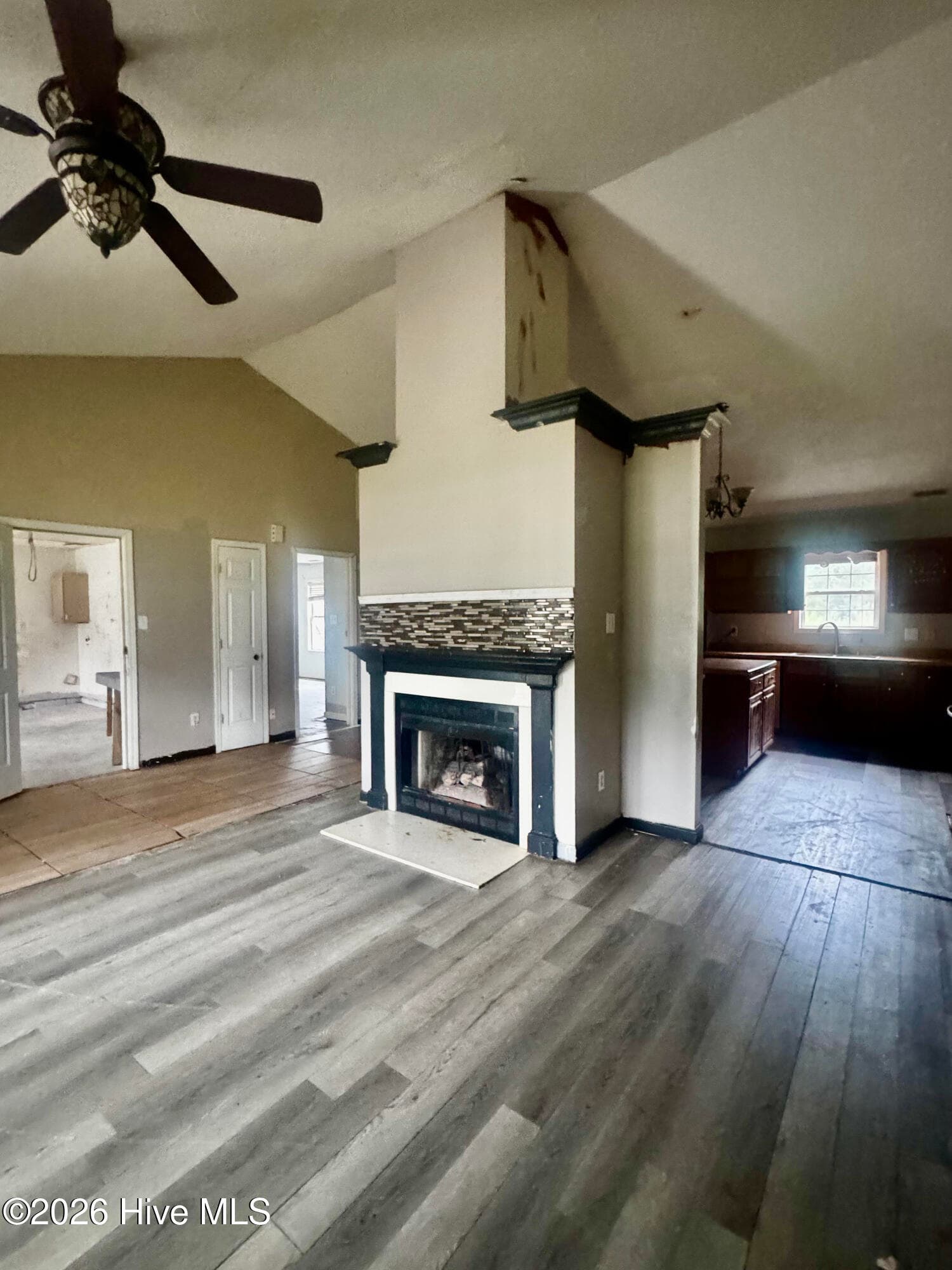 Single Family Residence at 111 Quail Creek Drive, Hubert, NC 28539, photo 2 of 25