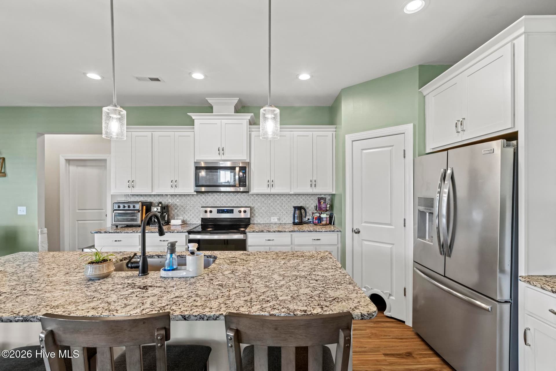 Single Family Residence at 37 W Weatherbee Way, Hampstead, NC 28443, photo 8 of 26