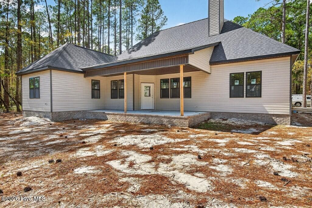 Single Family Residence at 2127 Royal Pines Drive, New Bern, NC 28560, photo 9 of 17