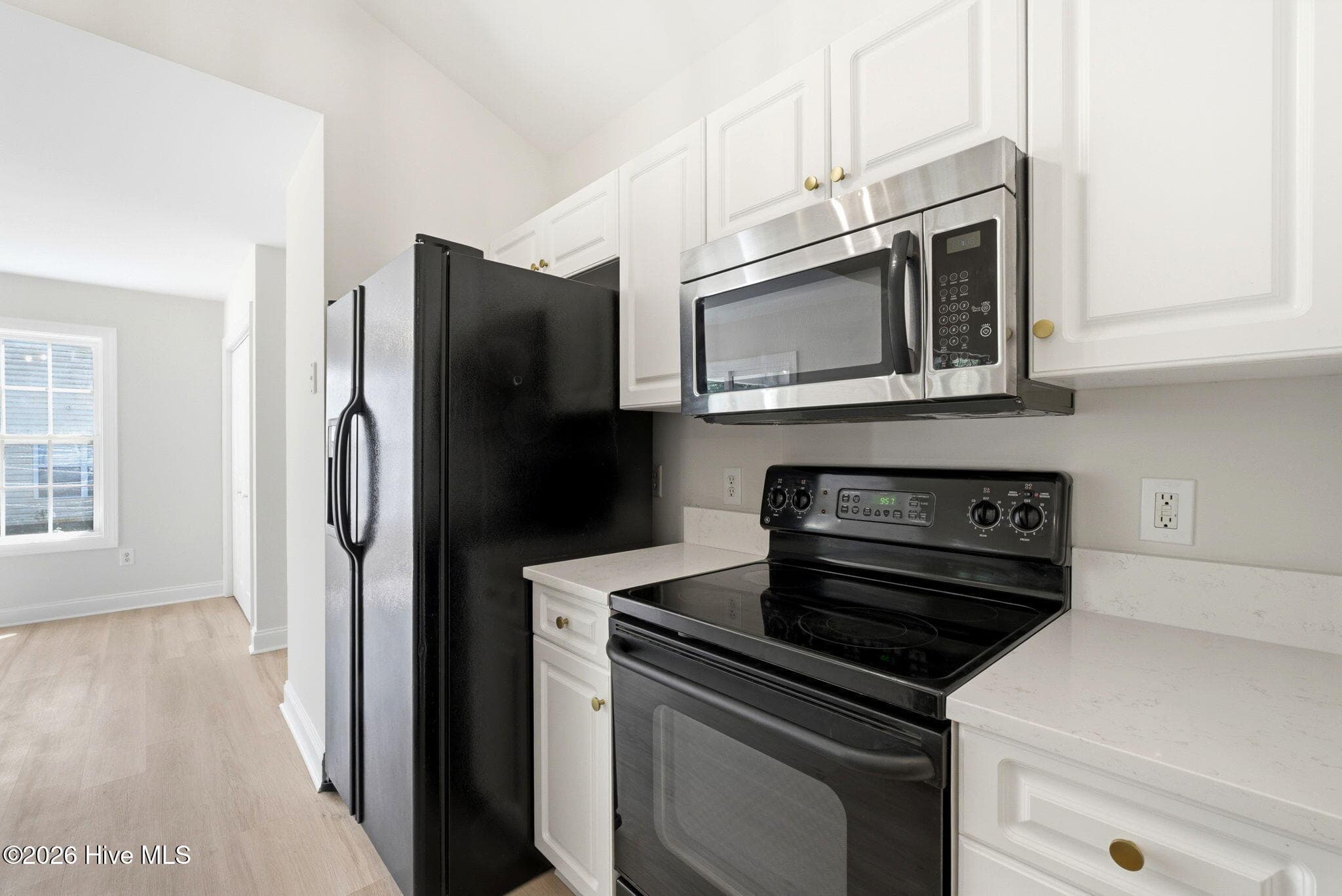 Kitchen appliances - 215 Gardenview Court NE, Leland, NC 28451
