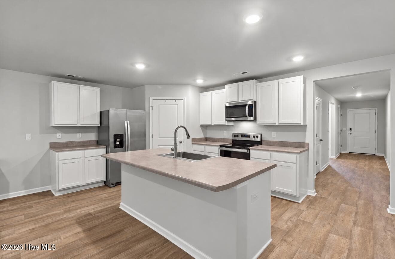 Single Family Residence at 849 Tuscarora Trail, Jacksonville, NC 28546, photo 5 of 45