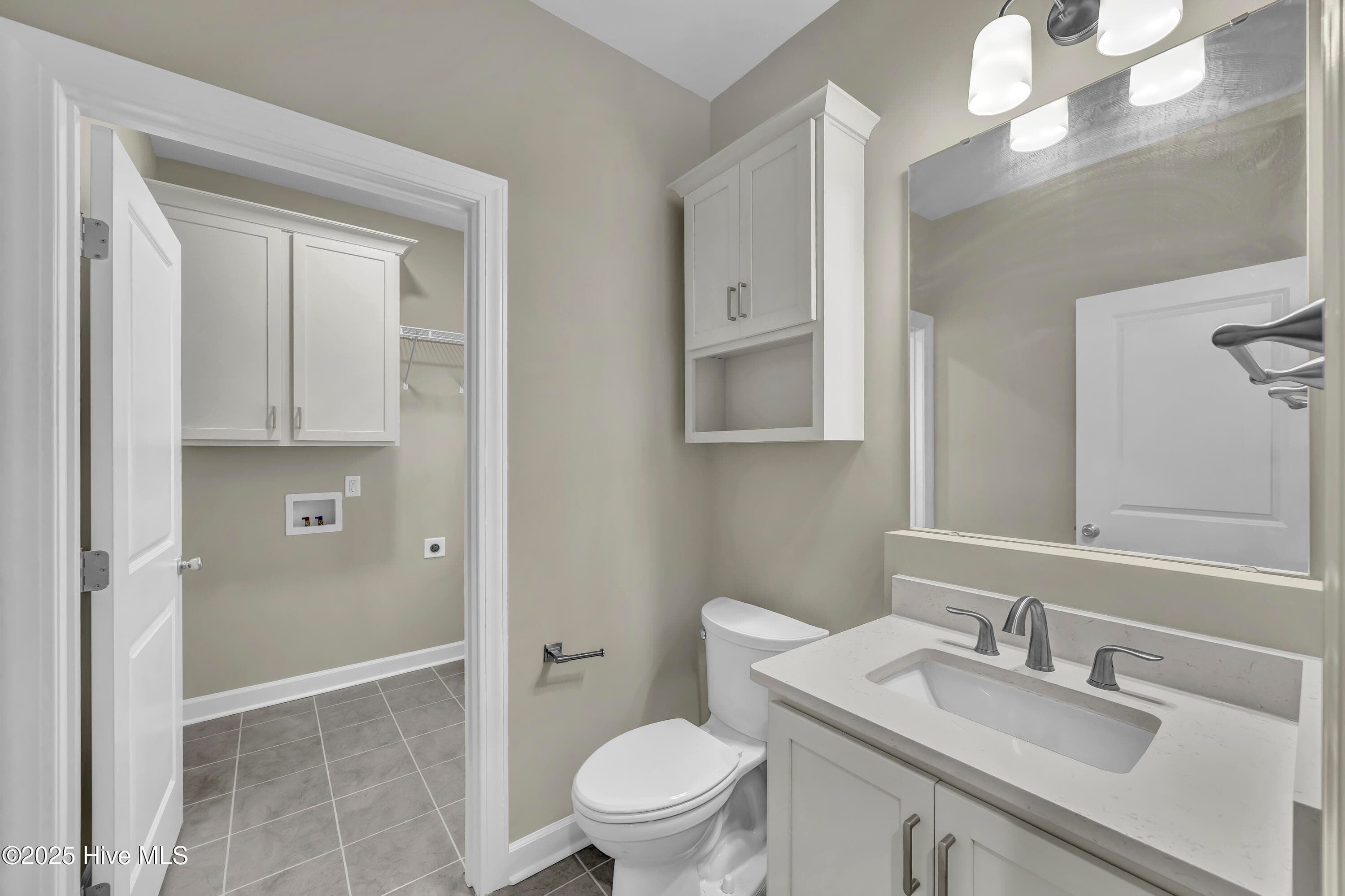 Duplex at 1516 Pinfish Lane, Carolina Beach, NC 28428, photo 4 of 12