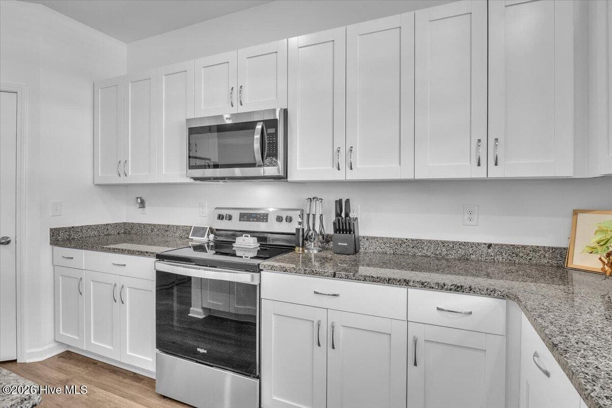 Single Family Residence at 1613 King Street, Wilmington, NC 28401, photo 6 of 67