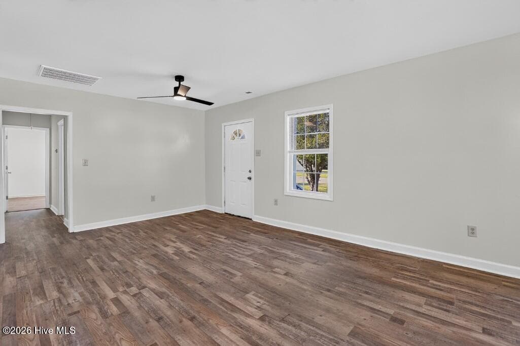 Living area of the Front Room - 830 Clark Avenue, New Bern, NC 28560