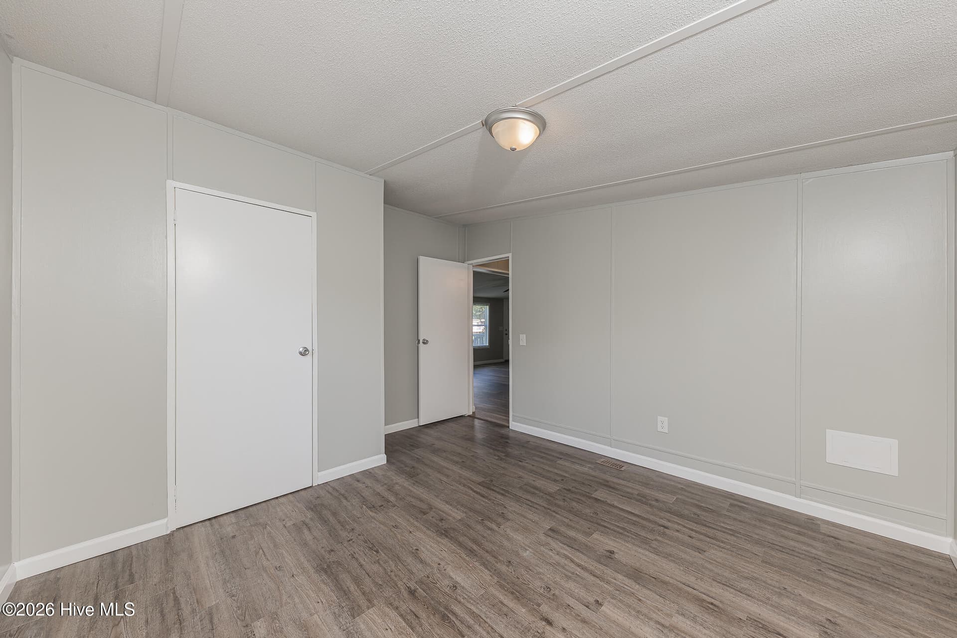 Manufactured Home at 122 Woodbrook Drive, Midway Park, NC 28544, photo 39 of 47
