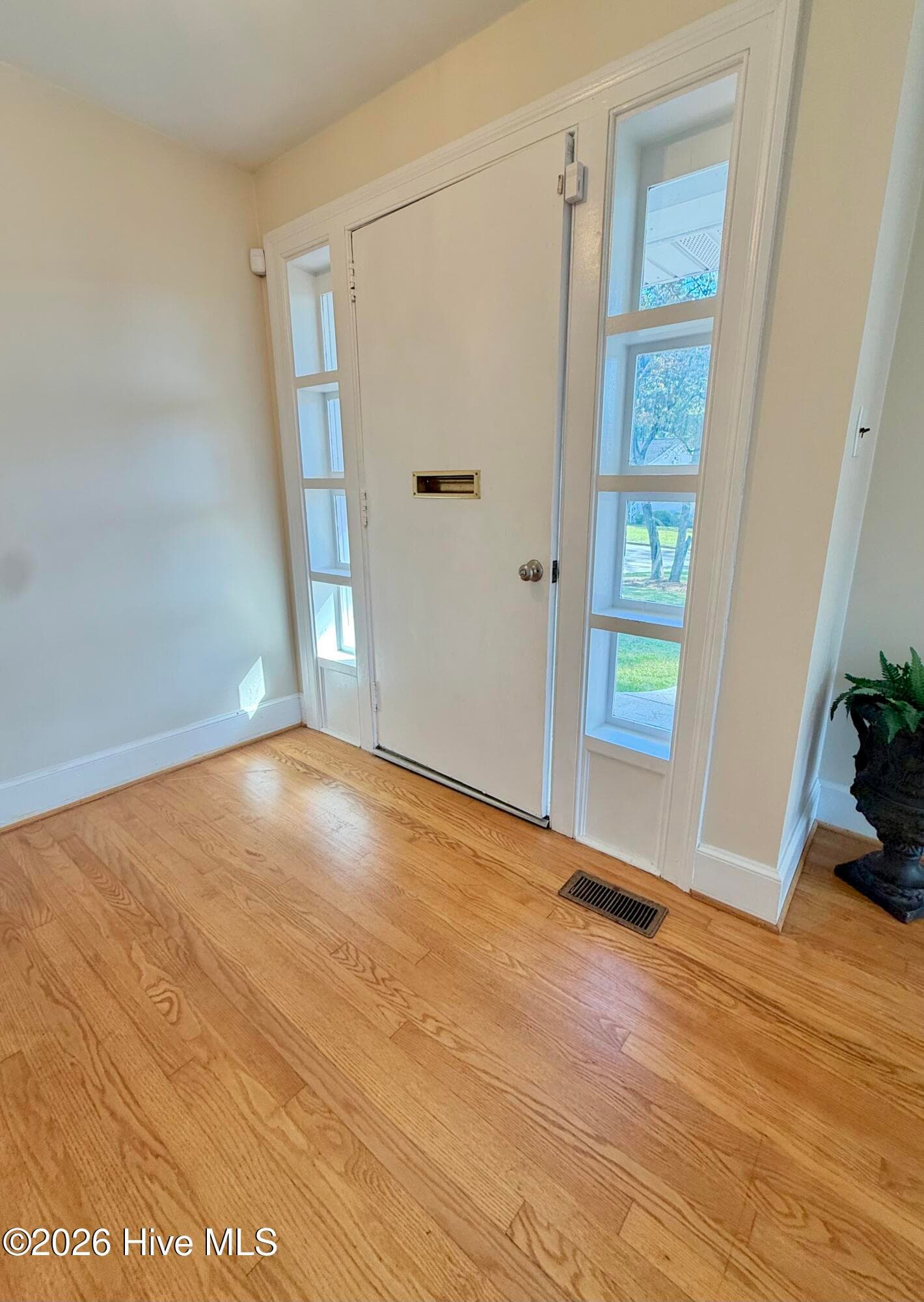 Single Family Residence at 1008 Rhem Street, Kinston, NC 28501, photo 4 of 57