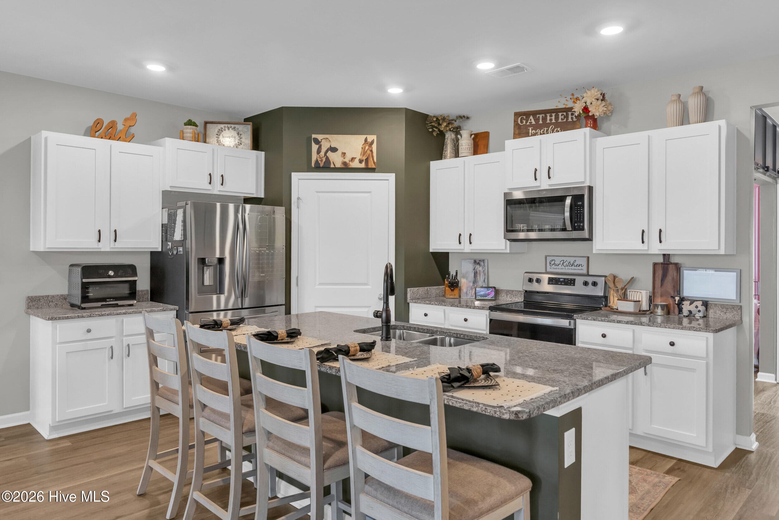 Single Family Residence at 1049 Burled Oak Rdg Lp SE, Bolivia, NC 28422, photo 11 of 83