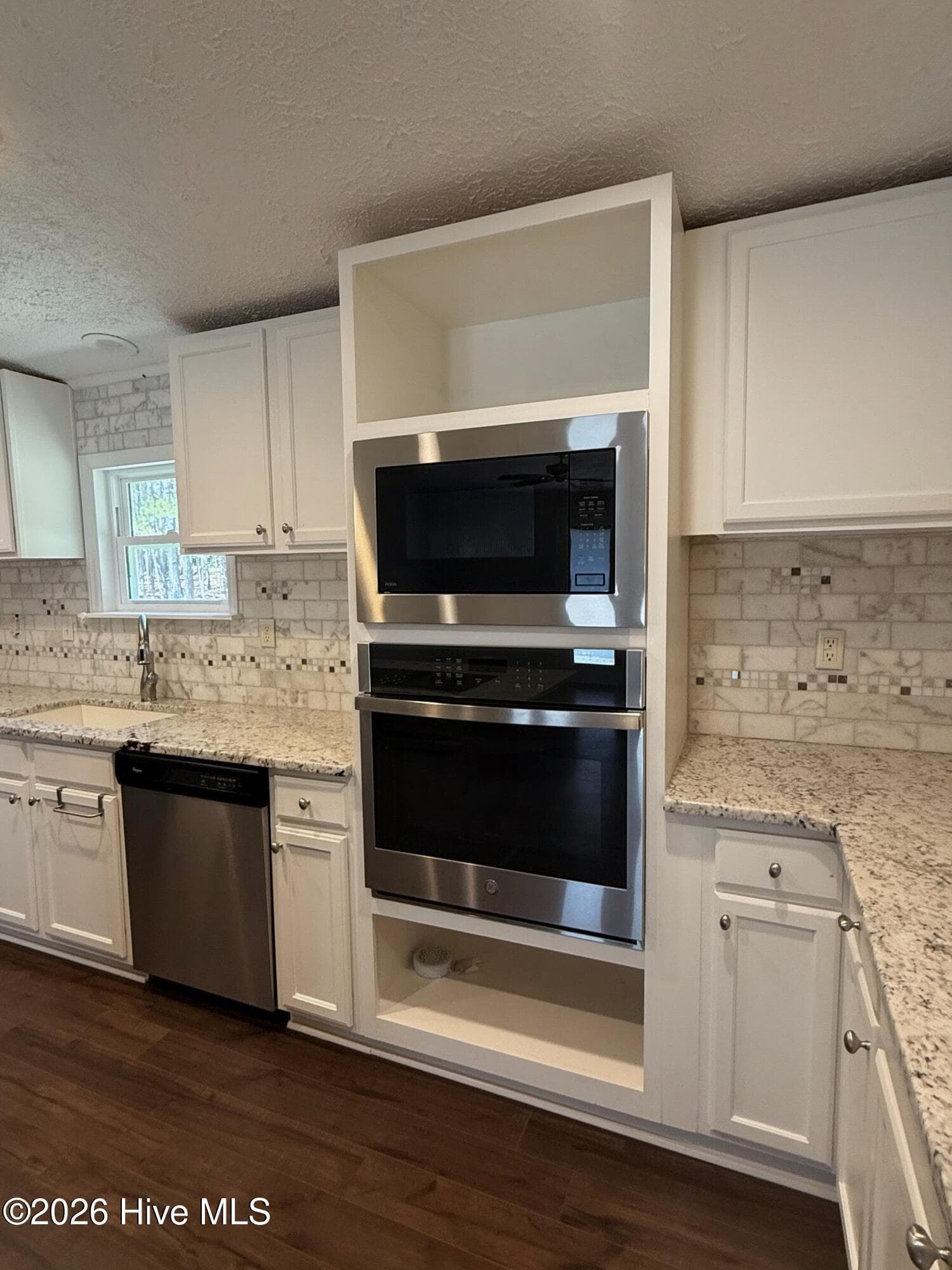 Manufactured Home at 206 Tierra Lane, West End, NC 27376, photo 2 of 11