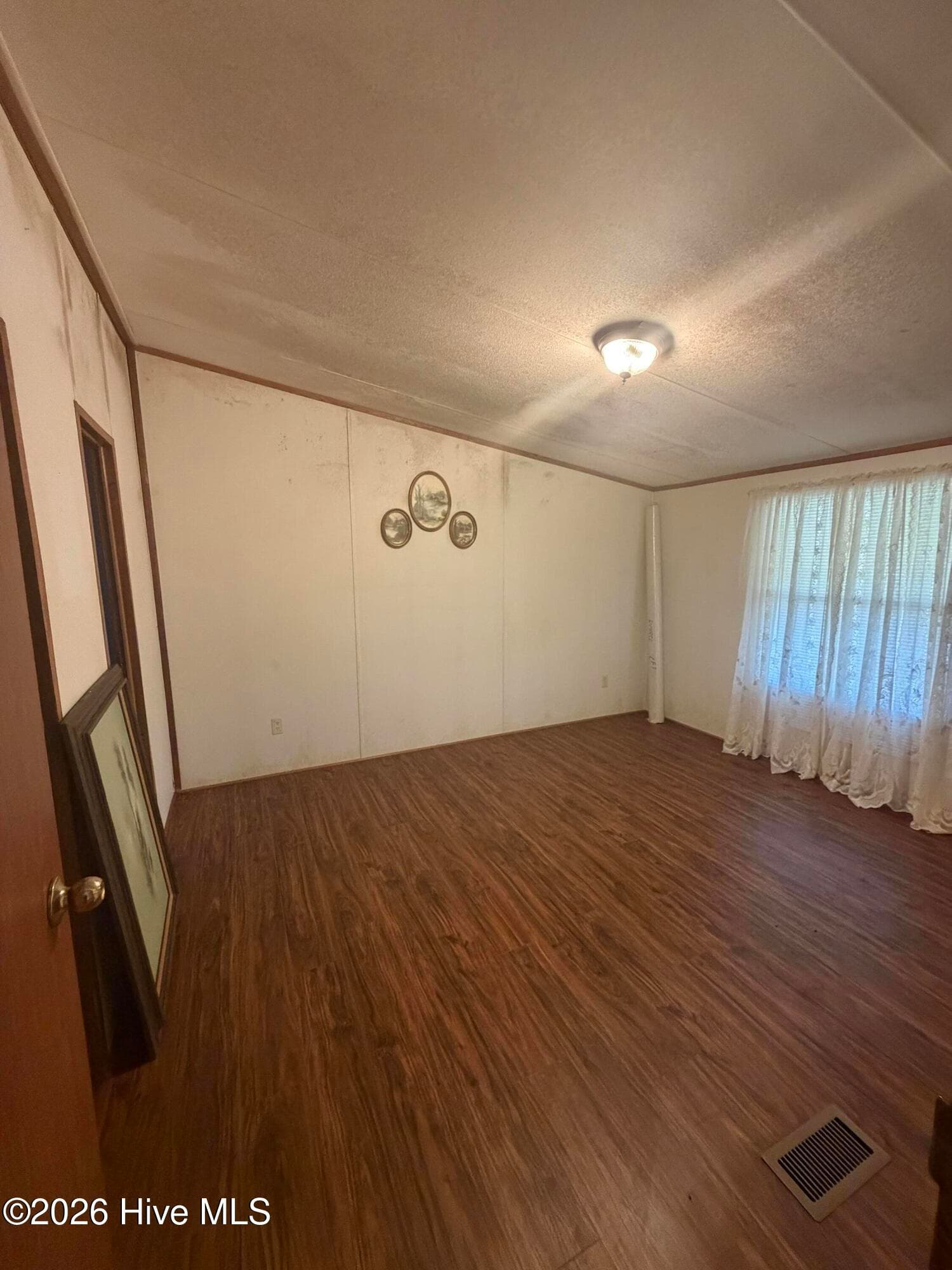 Manufactured Home at 1110 Hewett Road SW, Supply, NC 28462, photo 12 of 18