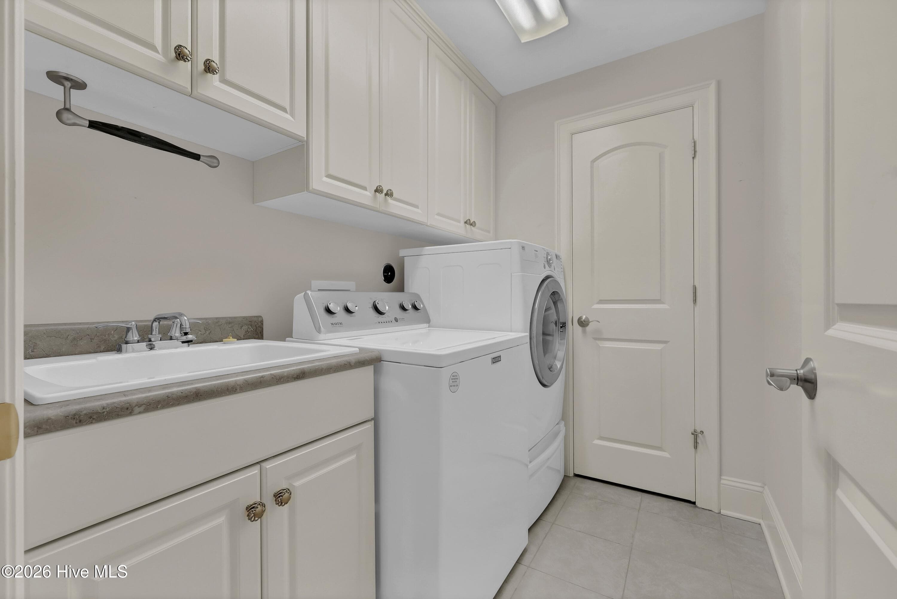 Single Family Residence at 405 Moss Tree Drive, Wilmington, NC 28405, photo 20 of 49