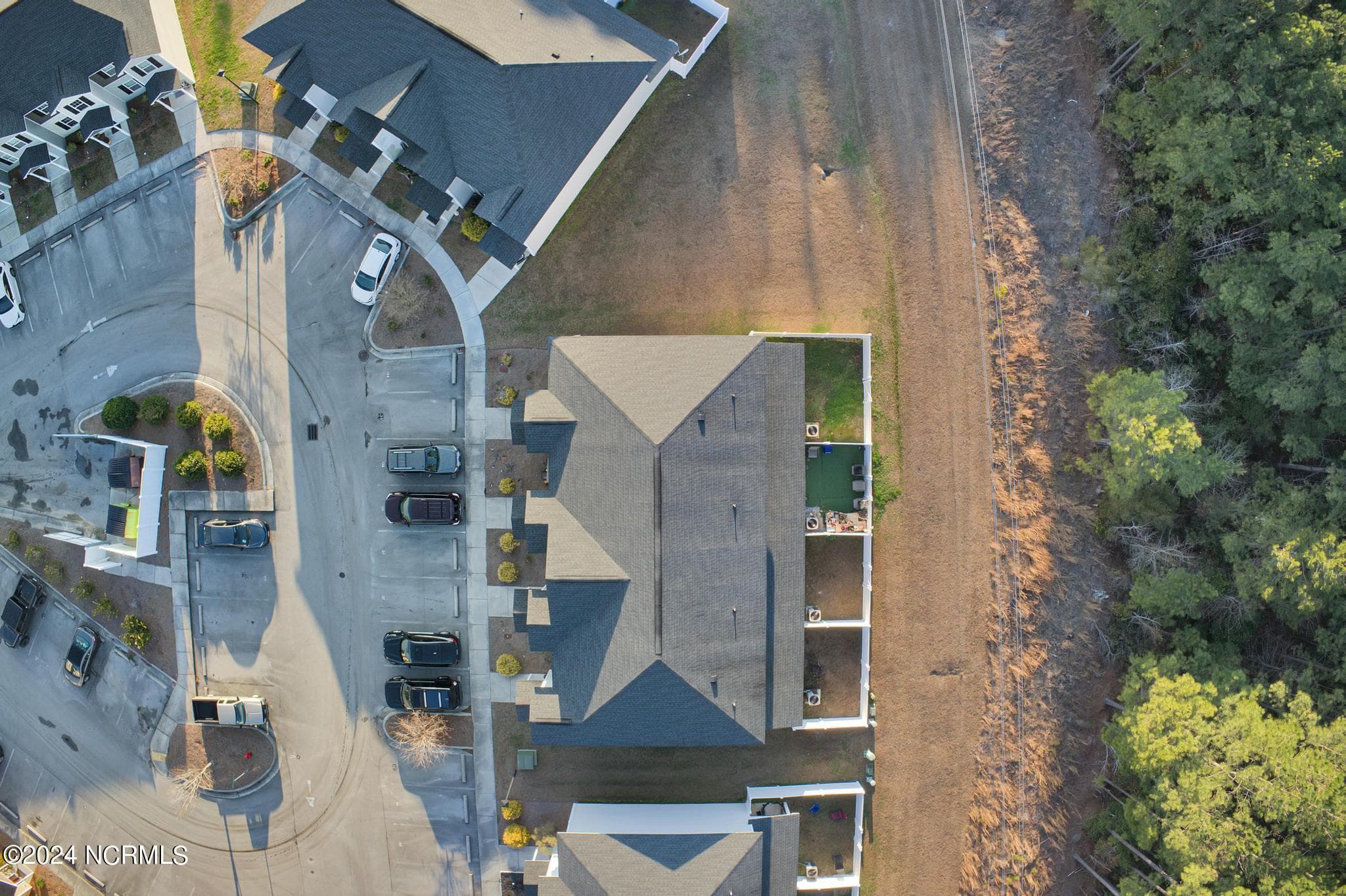 Townhouse at 133 W Murrow Lane, Jacksonville, NC 28546, photo 6 of 55