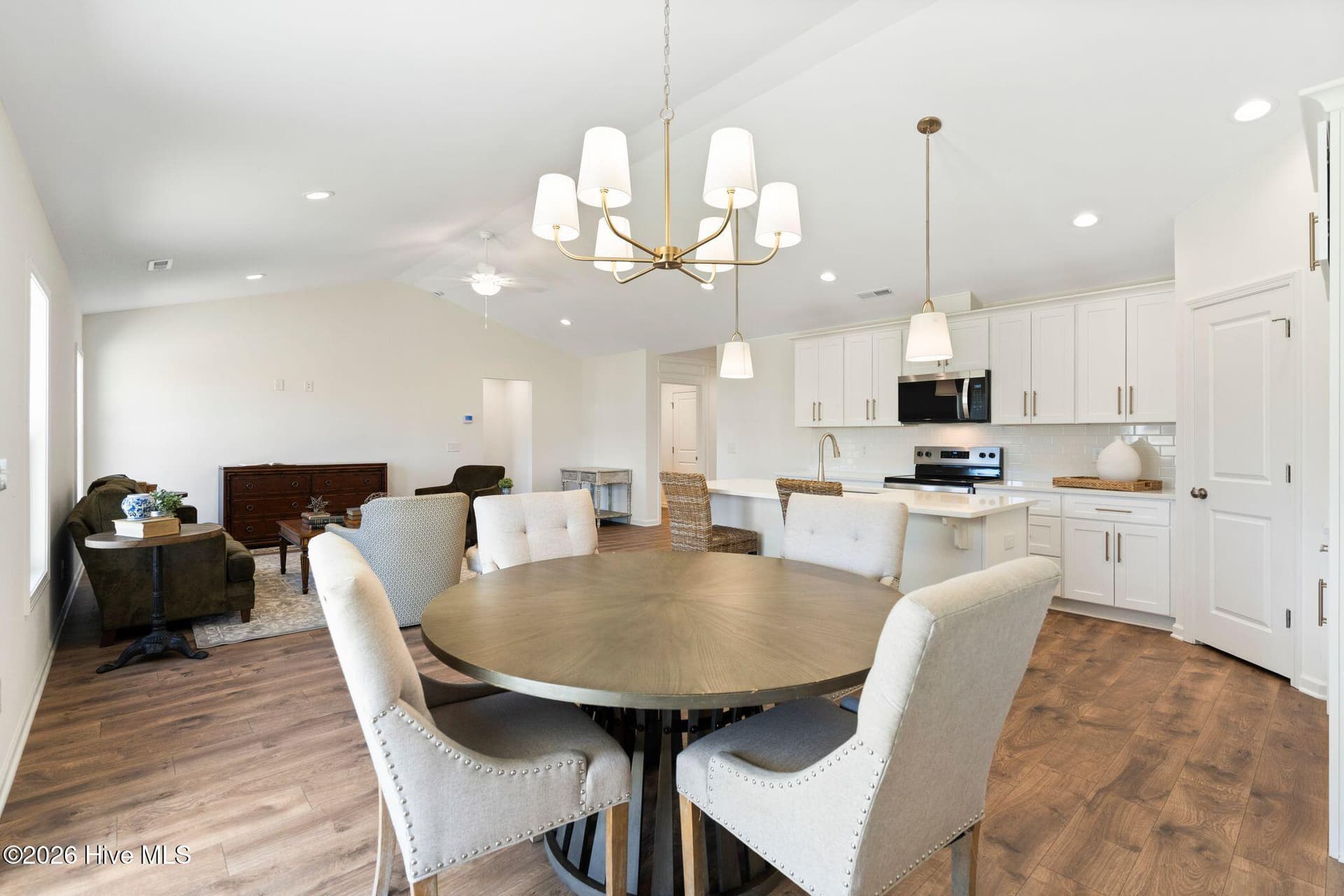 Single Family Residence at 302 Riva Ridge, Burgaw, NC 28425, photo 18 of 73