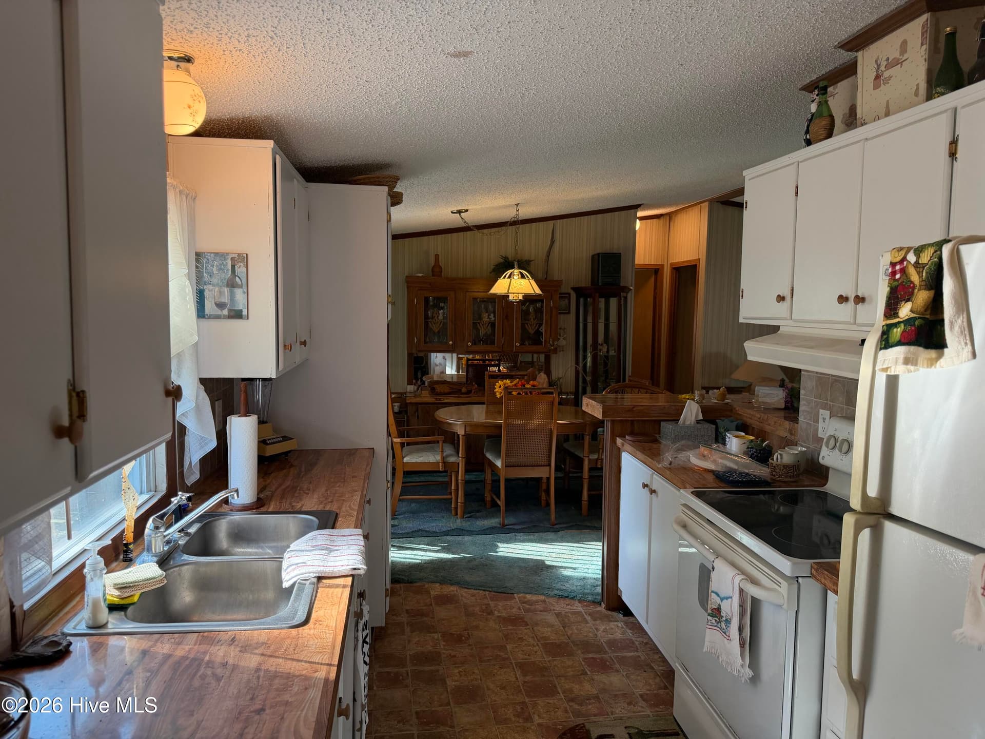Manufactured Home at 245 Lake Drive SW, Supply, NC 28462, photo 14 of 43