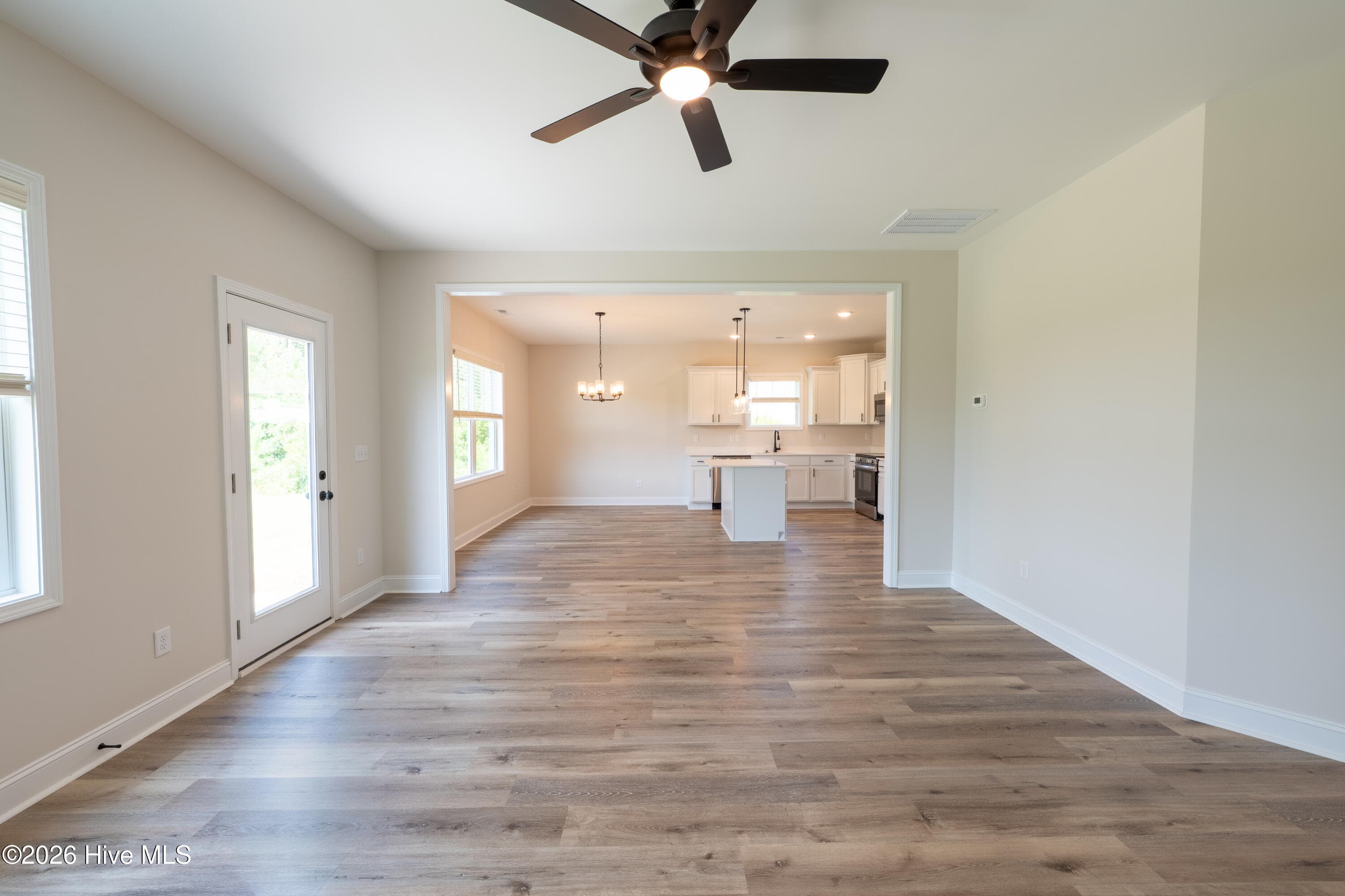 Single Family Residence at 164 Huxley Terrace, Hampstead, NC 28443, photo 8 of 29
