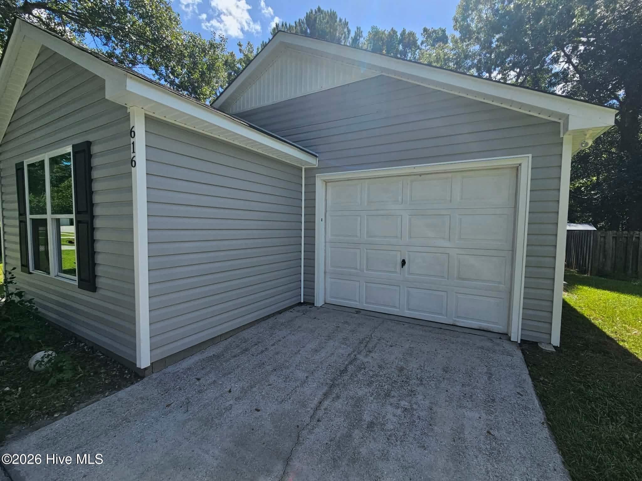 616 S Hampton Drive, Jacksonville, NC 28546