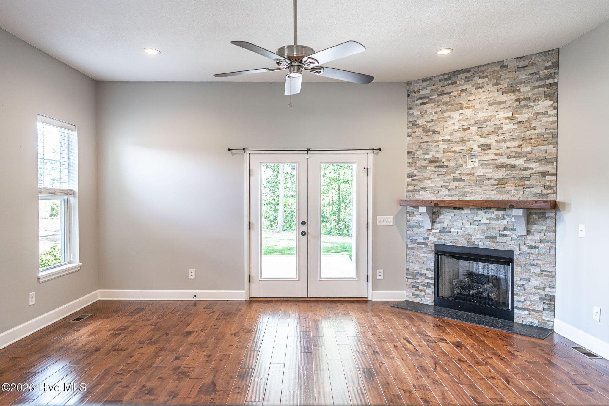 Single Family Residence at 125 Bree Court, Aberdeen, NC 28315, photo 13 of 46