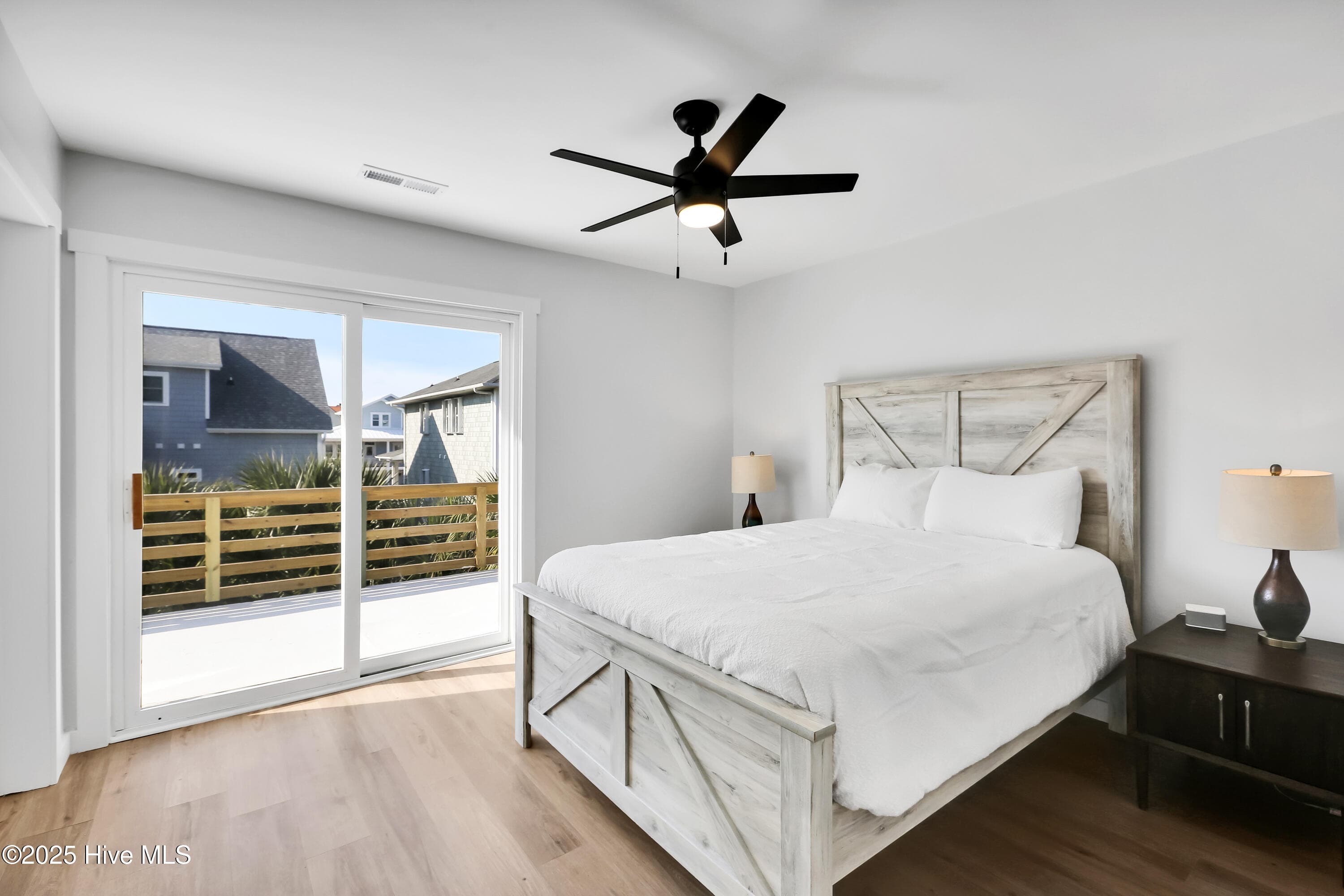 Single Family Residence at 917 Riptide Lane, Carolina Beach, NC 28428, photo 3 of 5