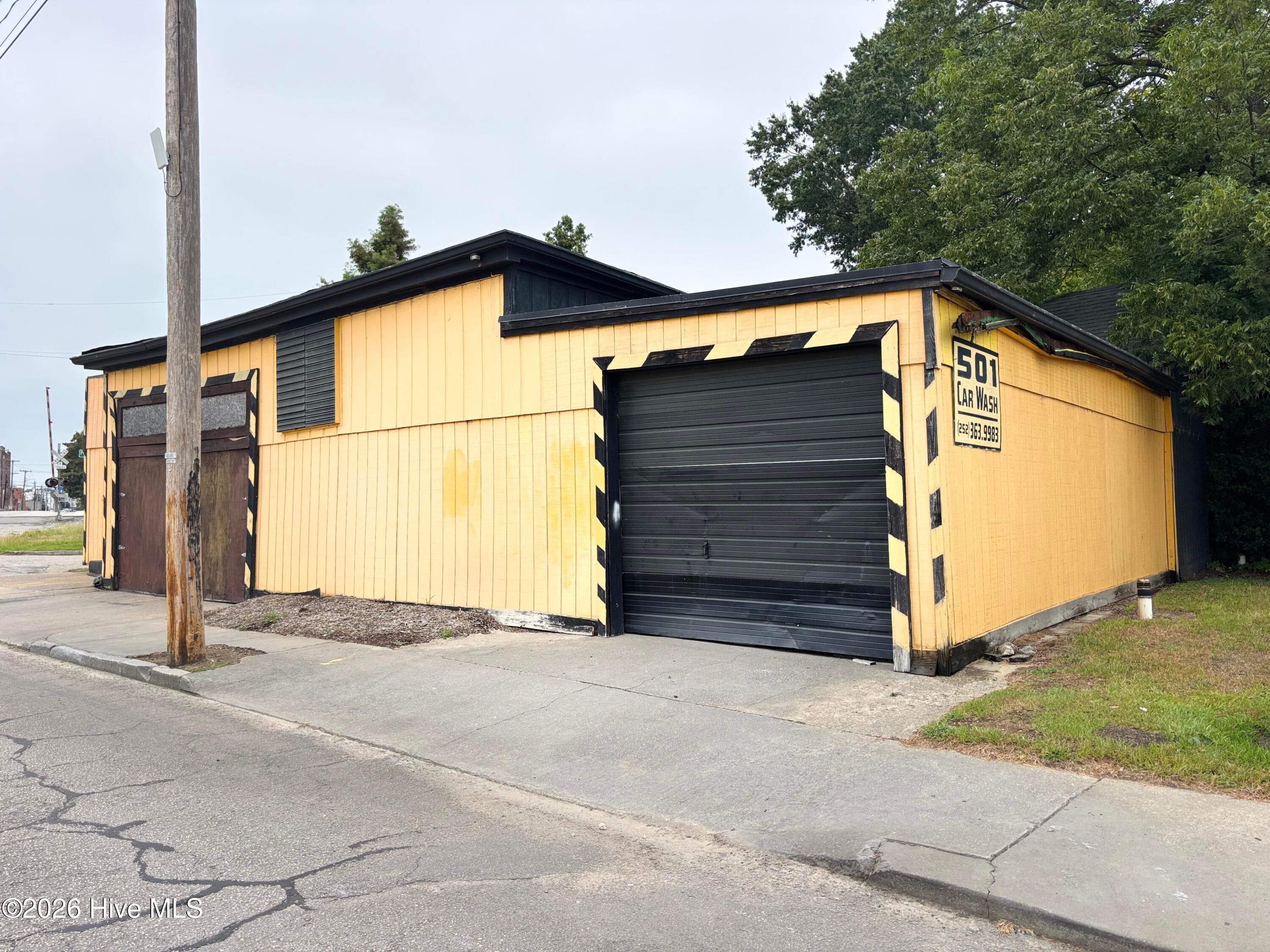 Commercial Sale at 501 E Barnes Street S, Wilson, NC 27893, photo 2 of 16