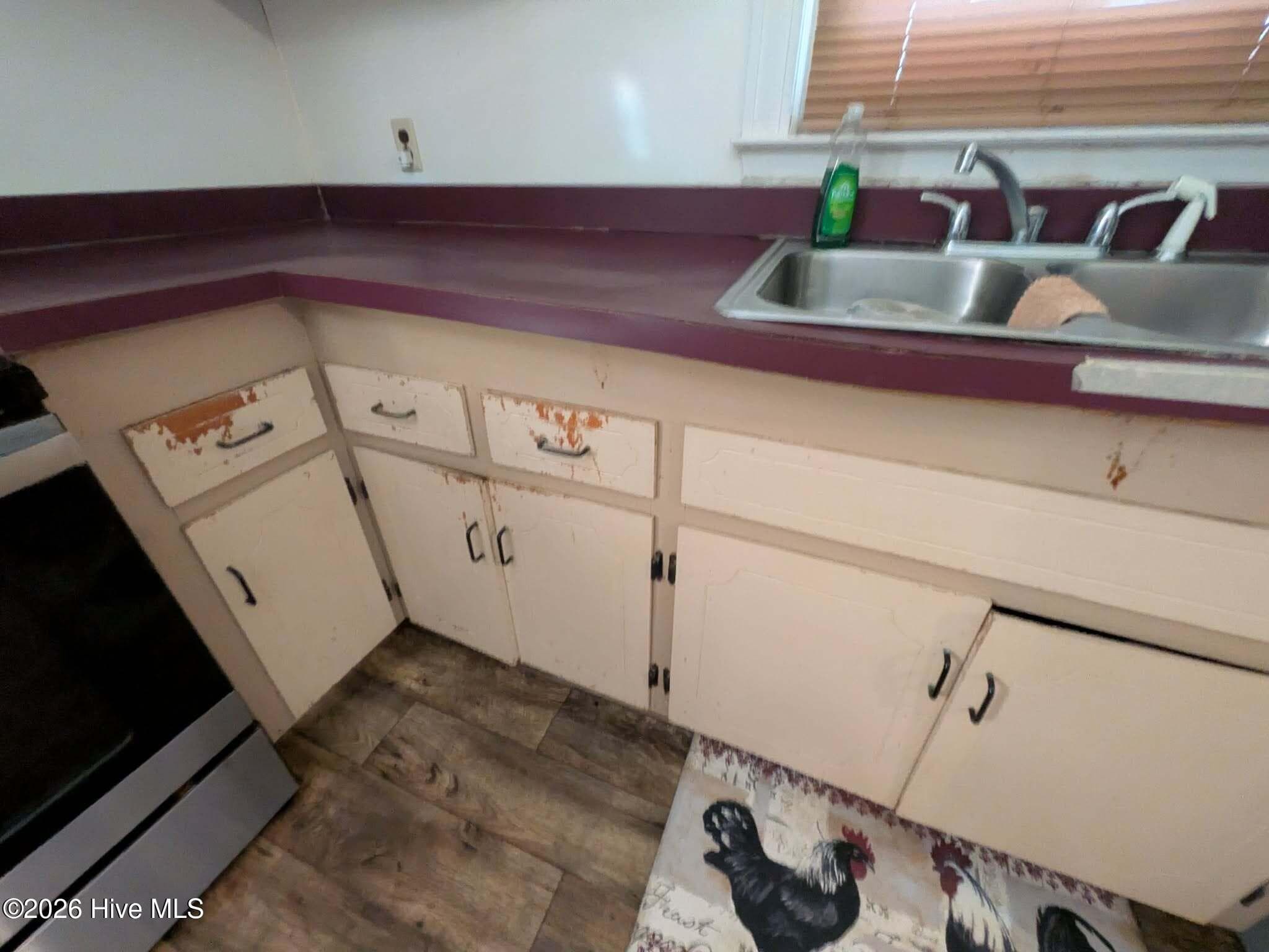 Single Family Residence at 216 E Troy Street E, Ahoskie, NC 27910, photo 6 of 32