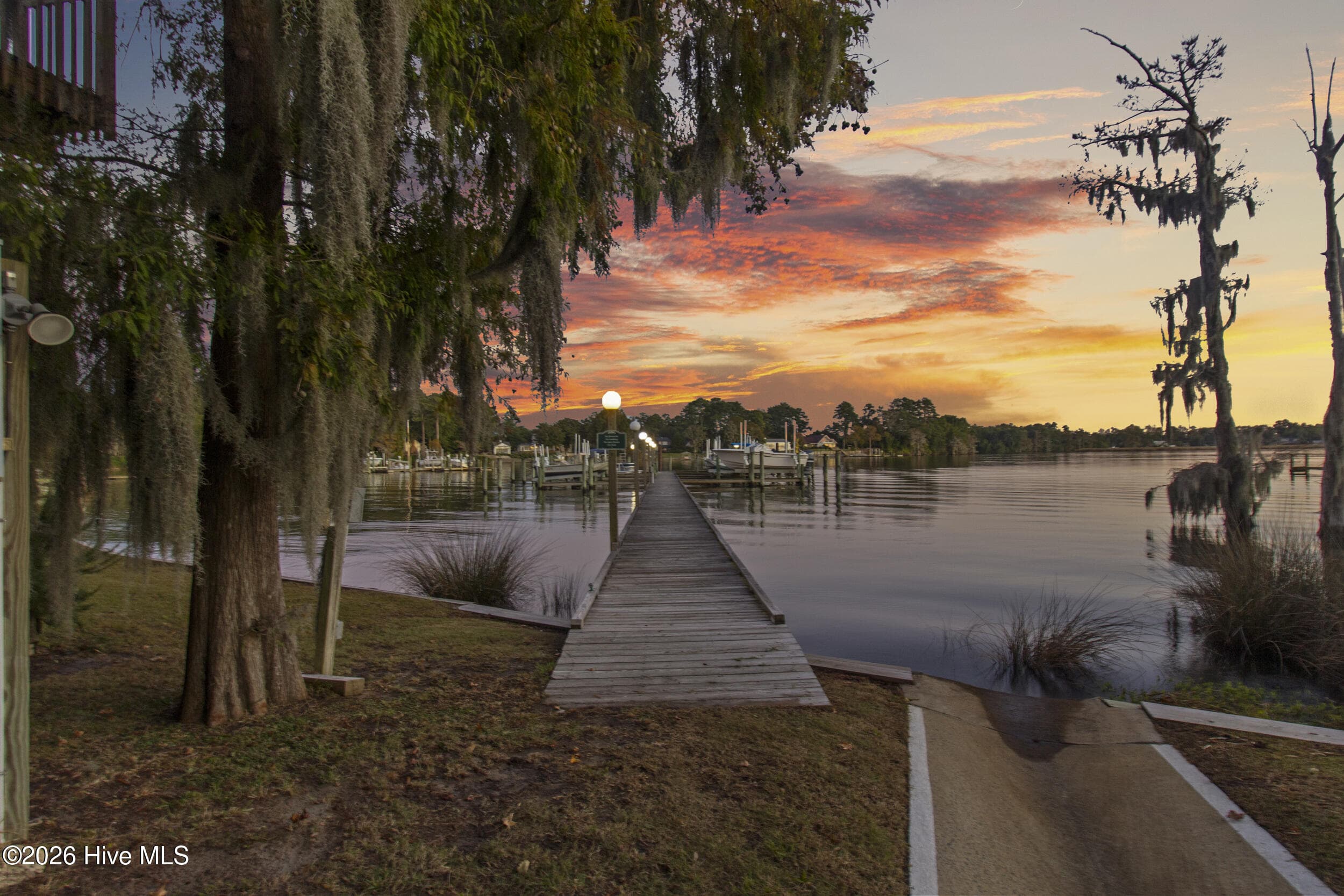 Back / Waterview - 5 Batts Hill Road, New Bern, NC 28562