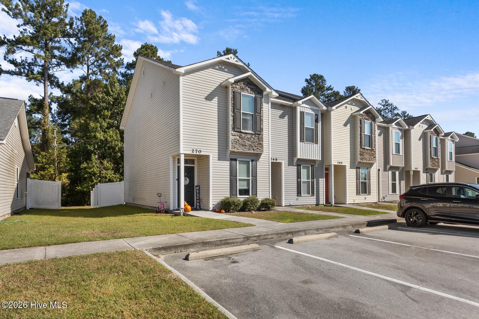Townhouse at 270 Caldwell Loop, Jacksonville, NC 28546, photo 3 of 24