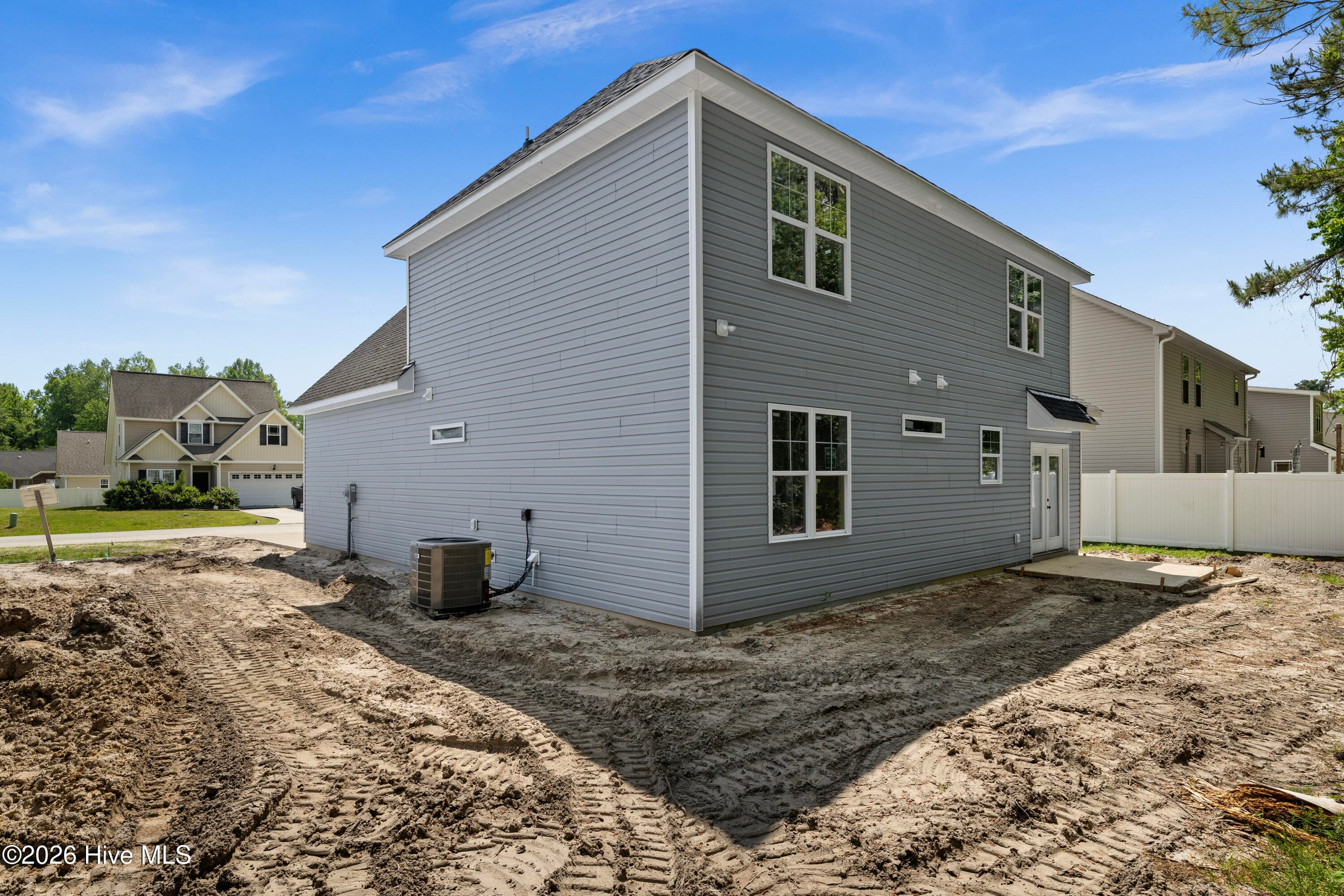 Single Family Residence at 431 Peregrine Ridge Drive, New Bern, NC 28560, photo 11 of 90