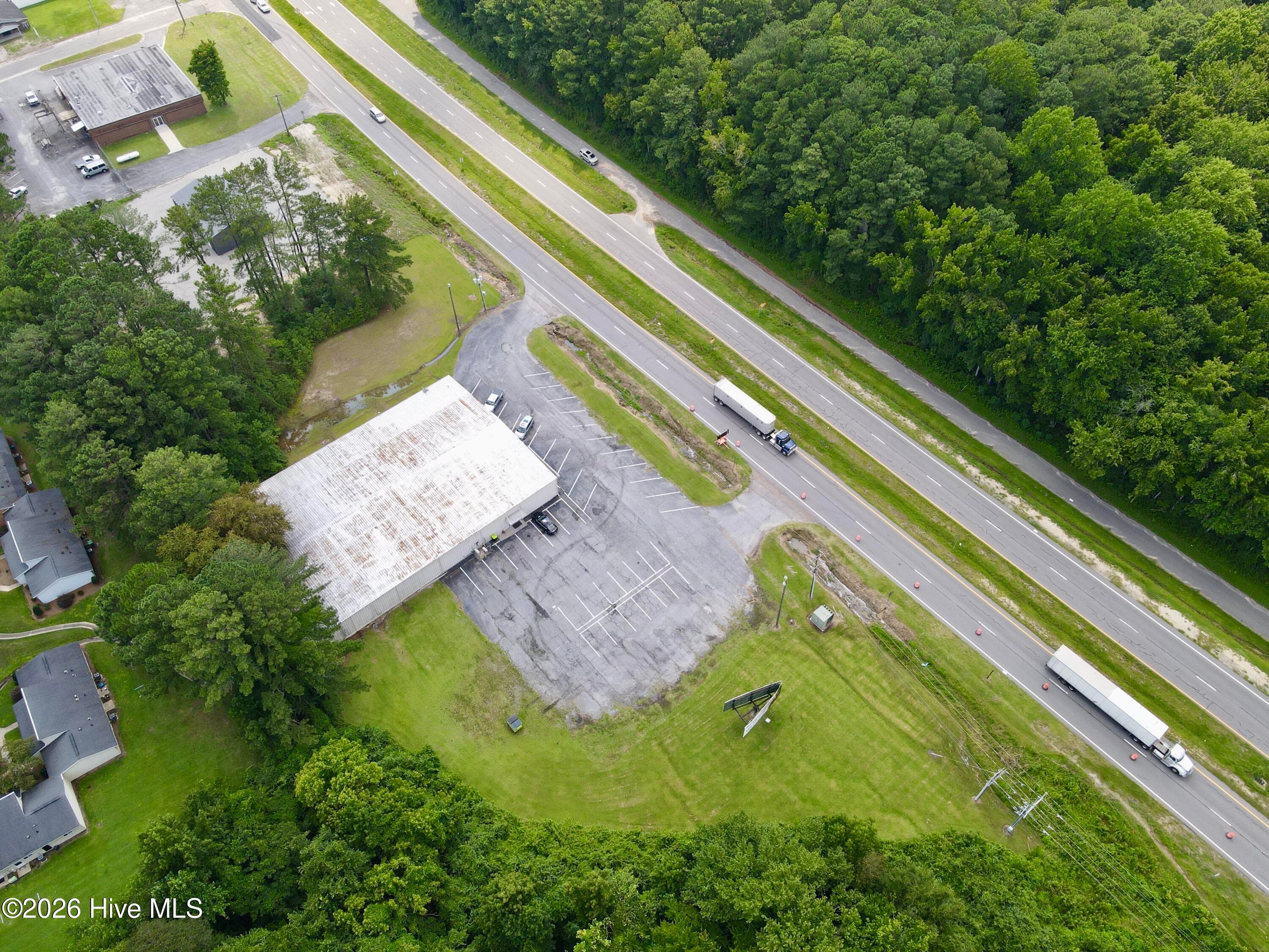 Improved at 915 E Boulevard, Williamston, NC 27892, photo 10 of 17
